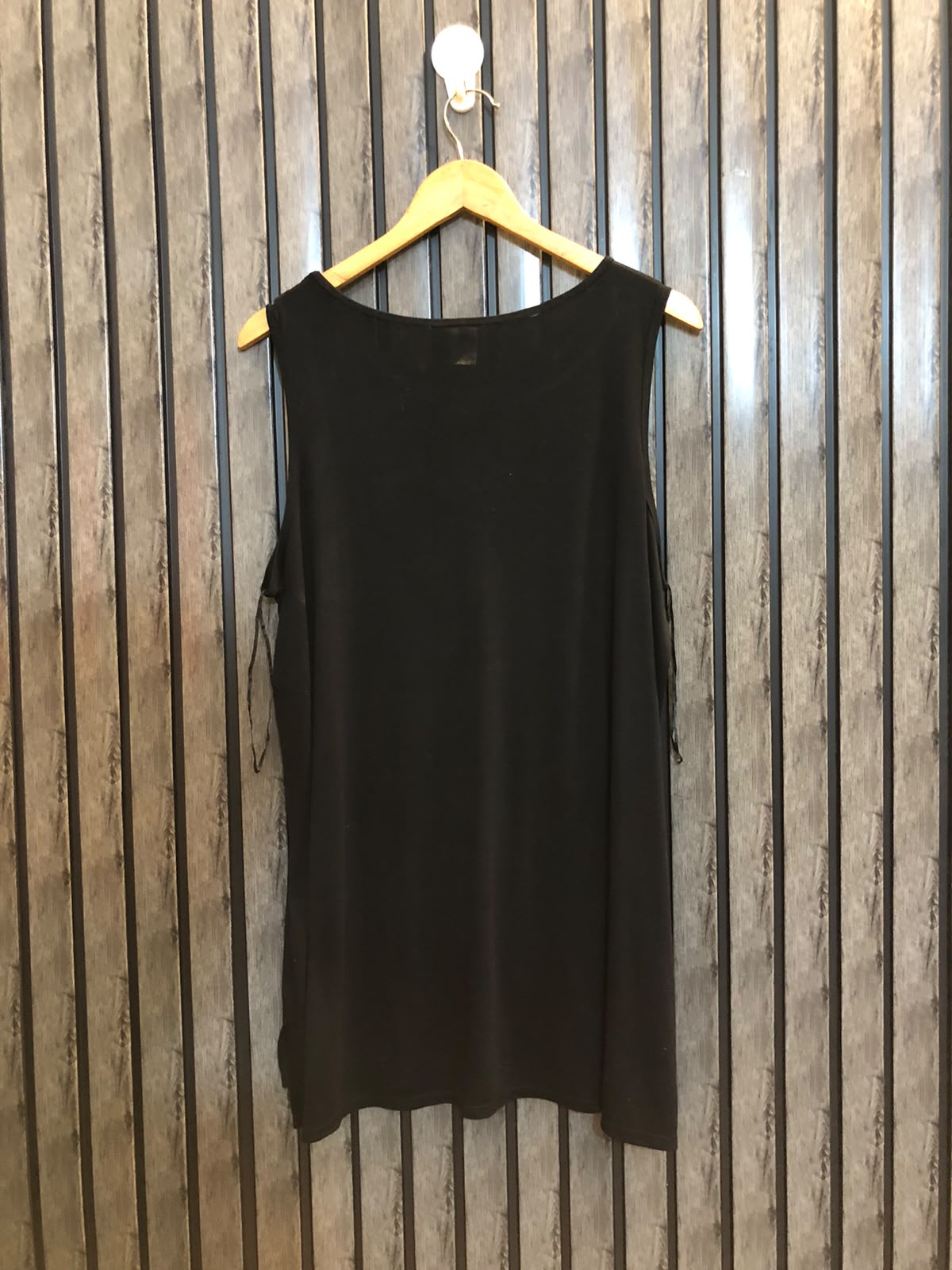 Chest 23  Length 29 Women's Signature Tee