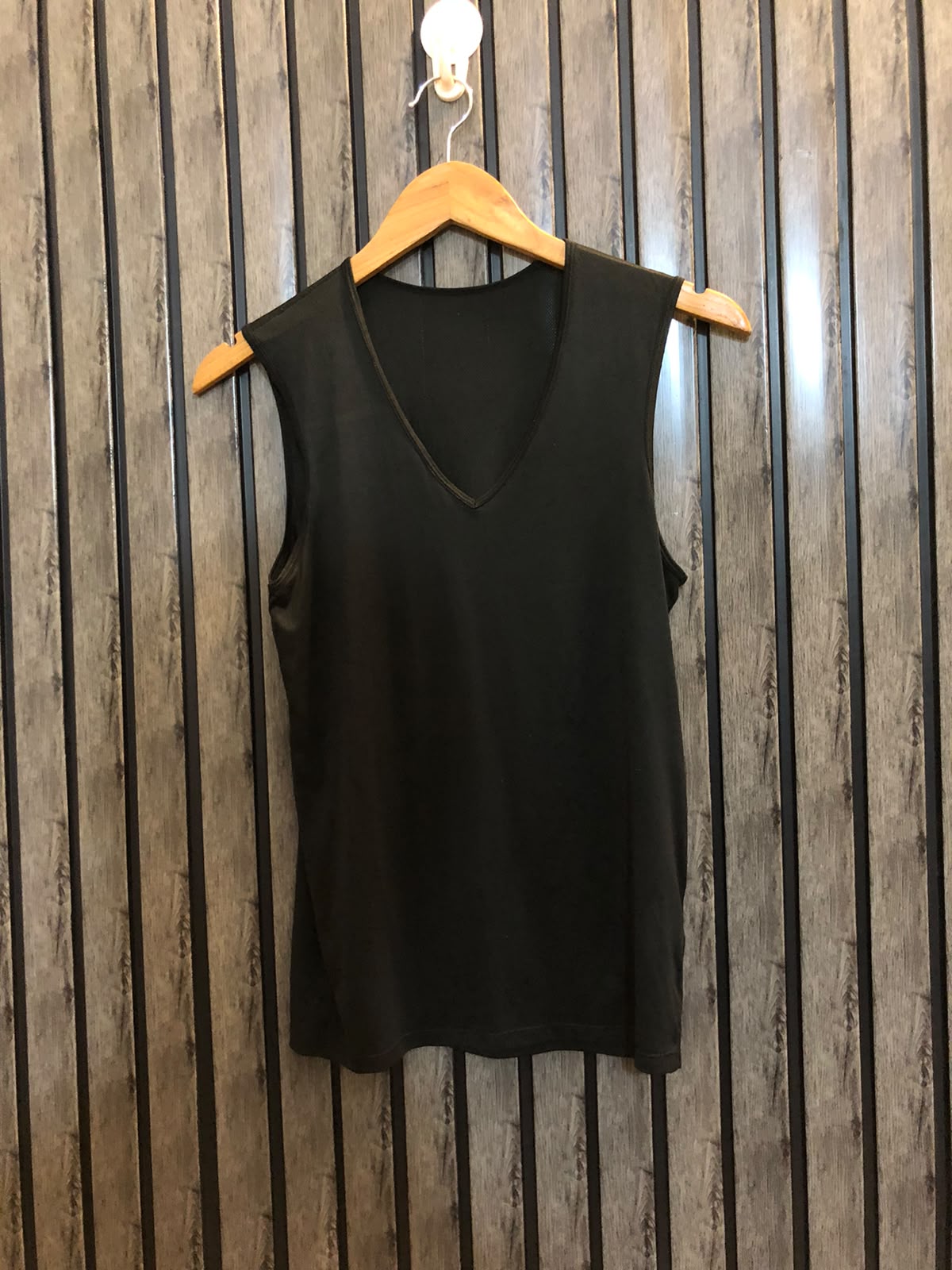 Chest 18  Length 21 Women's Chic T-Shirt