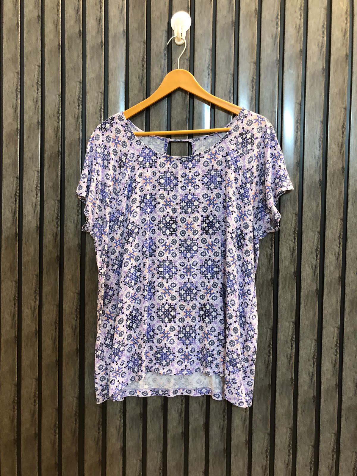 Chest 20  Length 25 Women's Daily Style Tee