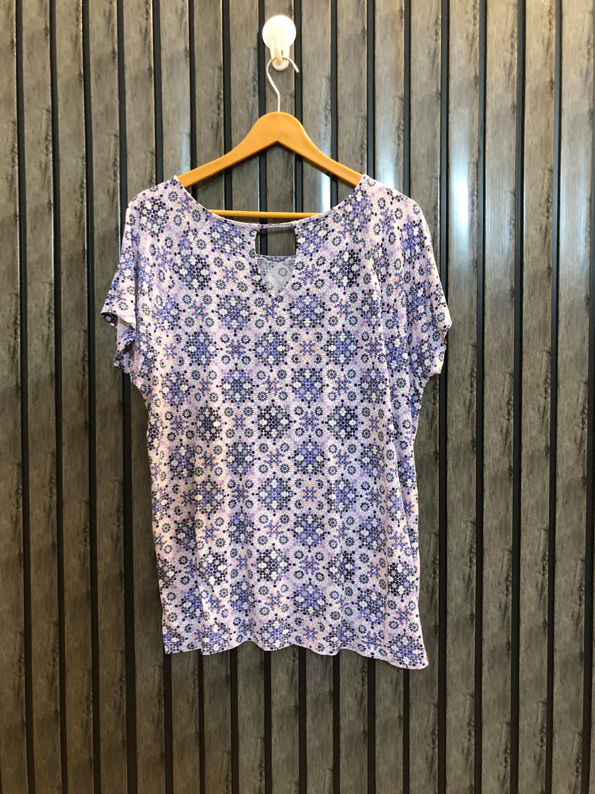 Chest 20  Length 25 Women's Daily Style Tee