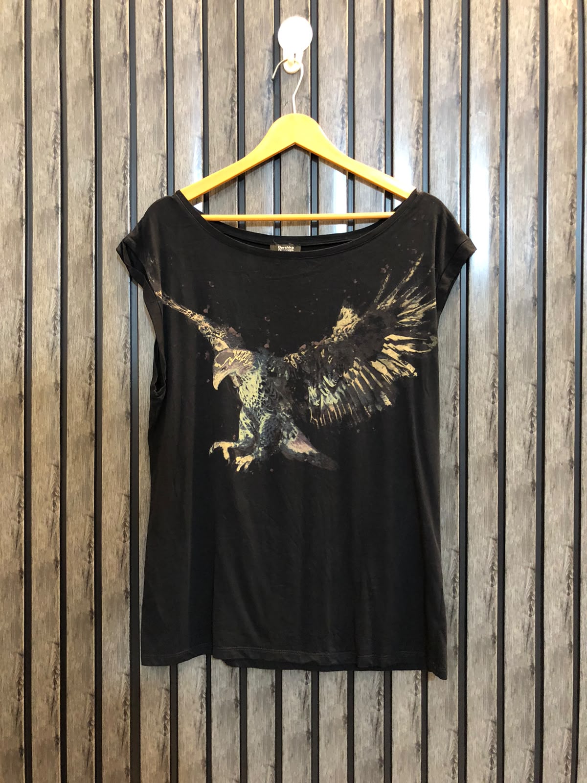 Chest 20  Length 24 Women's Minimal T-Shirt