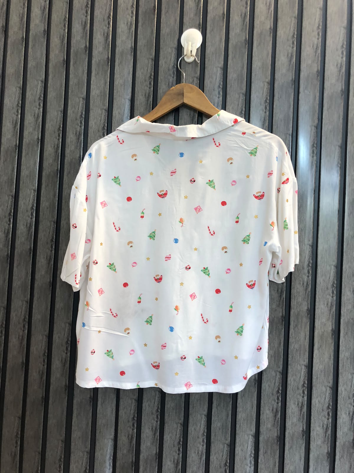 Chest 20  Length 19.5  Fabric Linen Branded Women's Half Sleeves Top