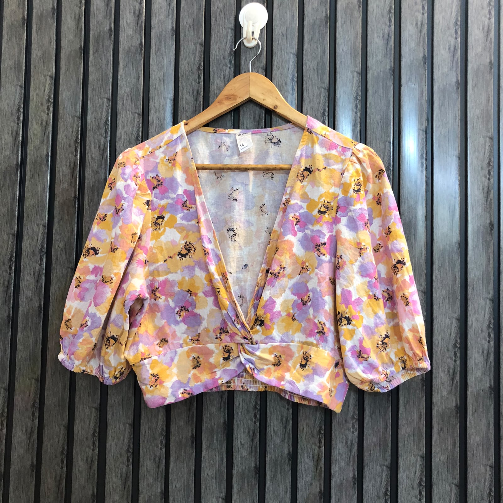 Chest 19  Length 15.5  Fabric Rayon Women's Designer Crop Top