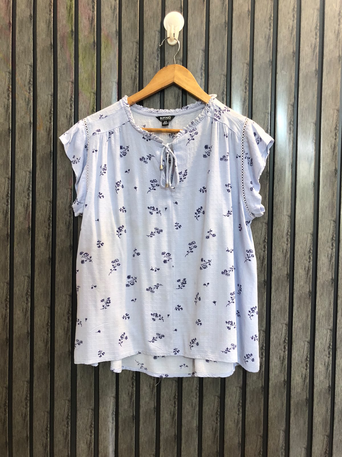 Chest 21  Length 21 To 23  Fabric Linen Women's Modern Half Sleeves Top