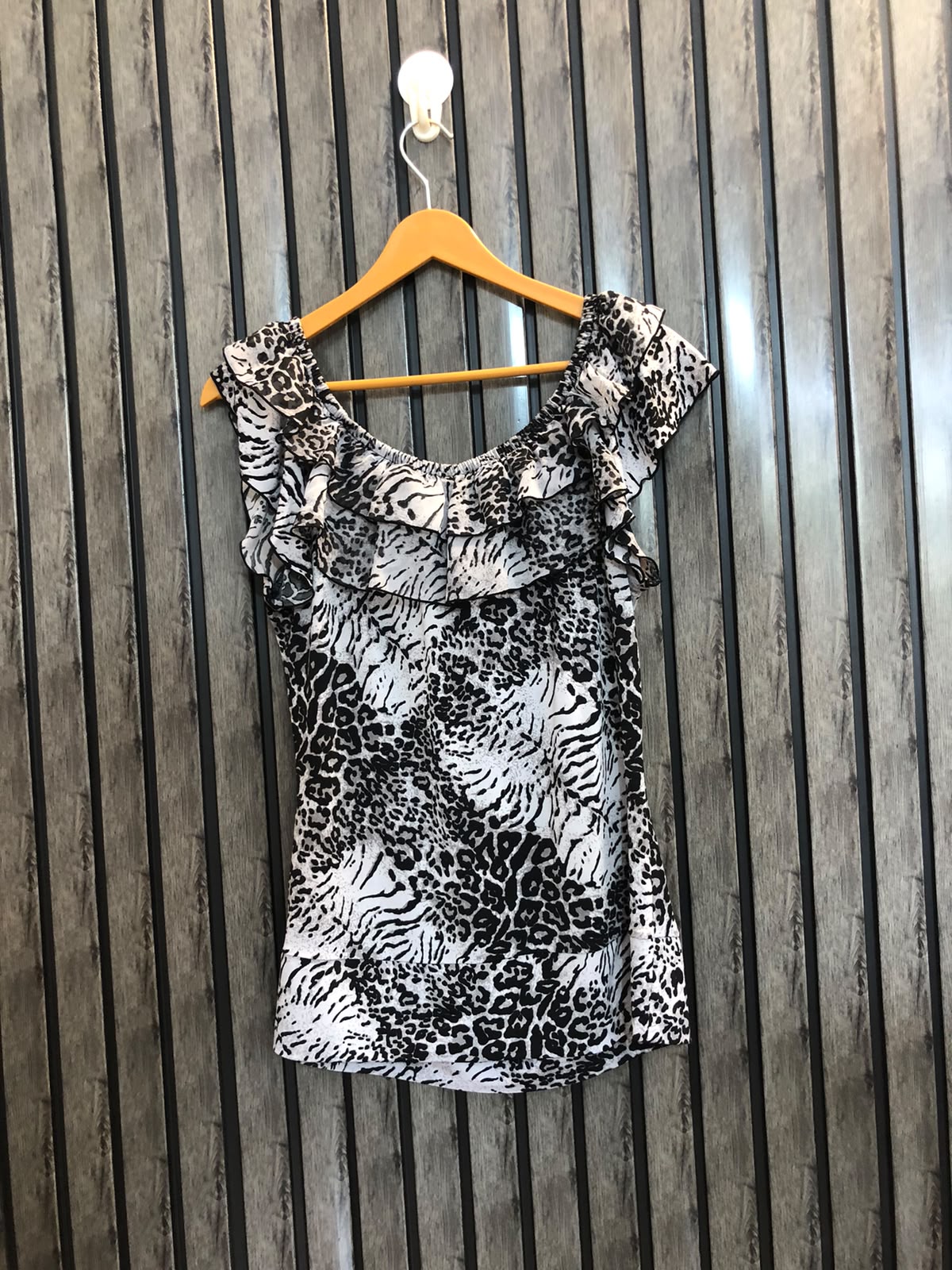 Chest 21  Length 20  Fabric Silk Jersey Women's Latest Half Sleeves Top