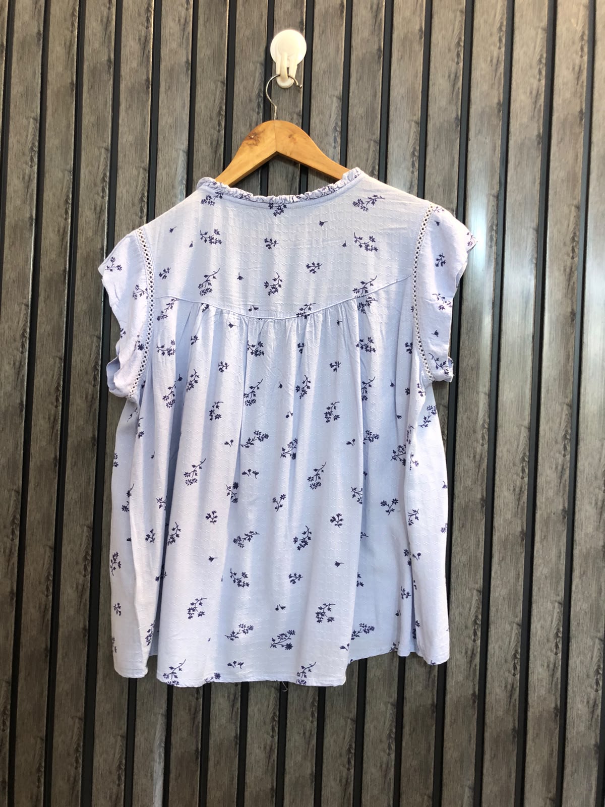 Chest 21  Length 21 To 23  Fabric Linen Women's Modern Half Sleeves Top