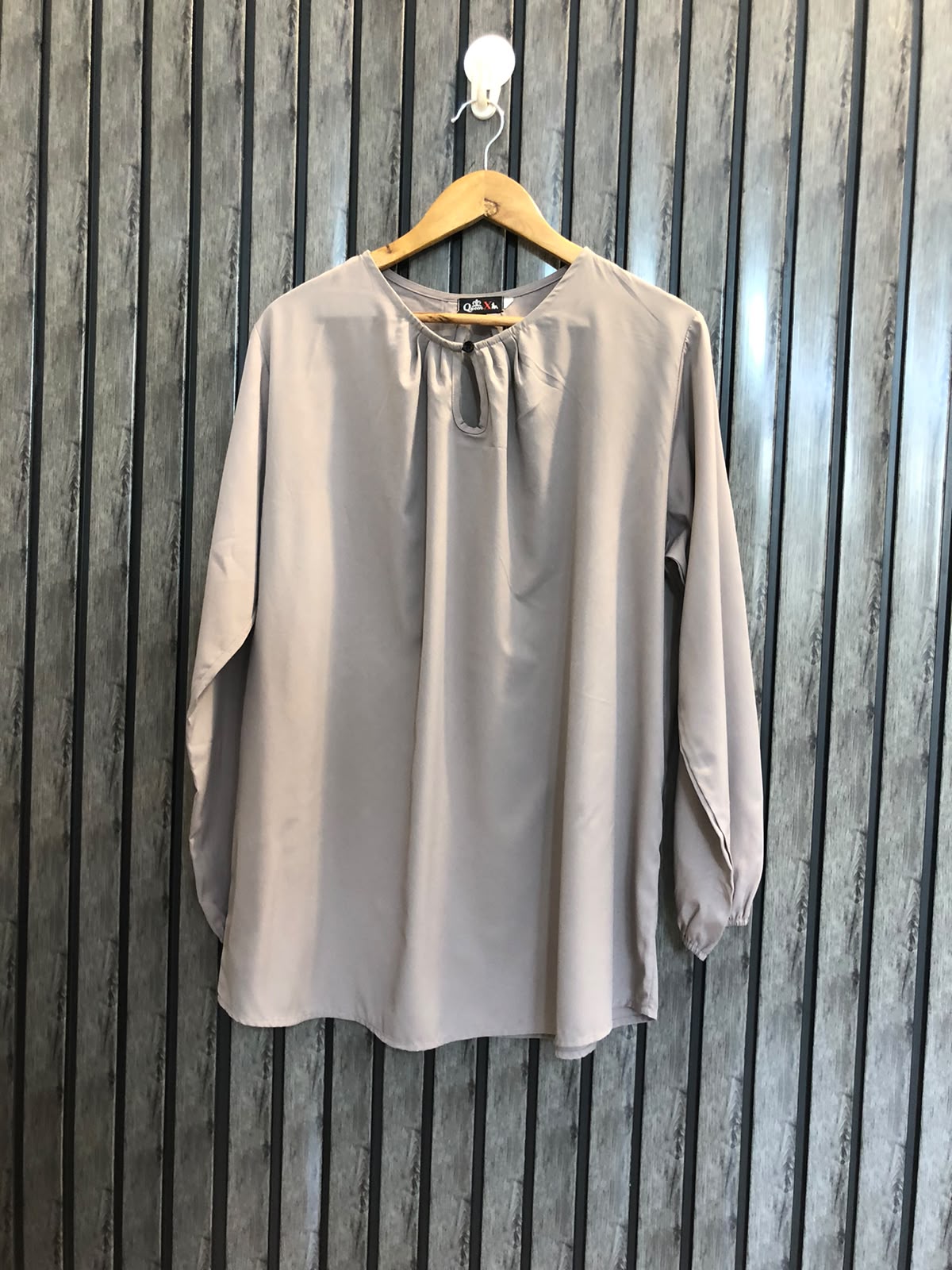 Chest 23  Lenght 27  Fabric silk Branded Women's Fashion Full Sleeve Tops