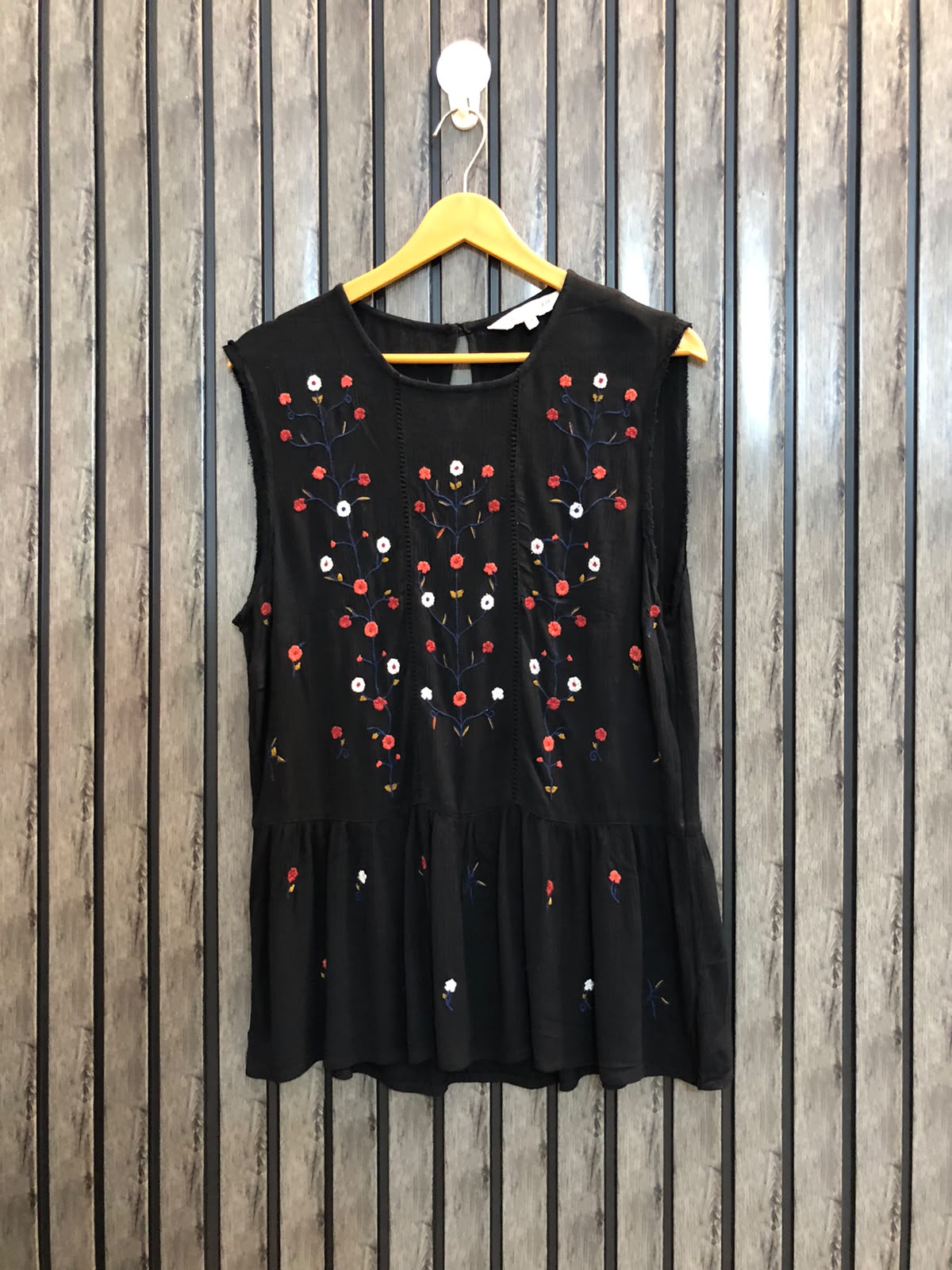 Chest 20  Length 25  Fabric Cotton Stylish Western Top