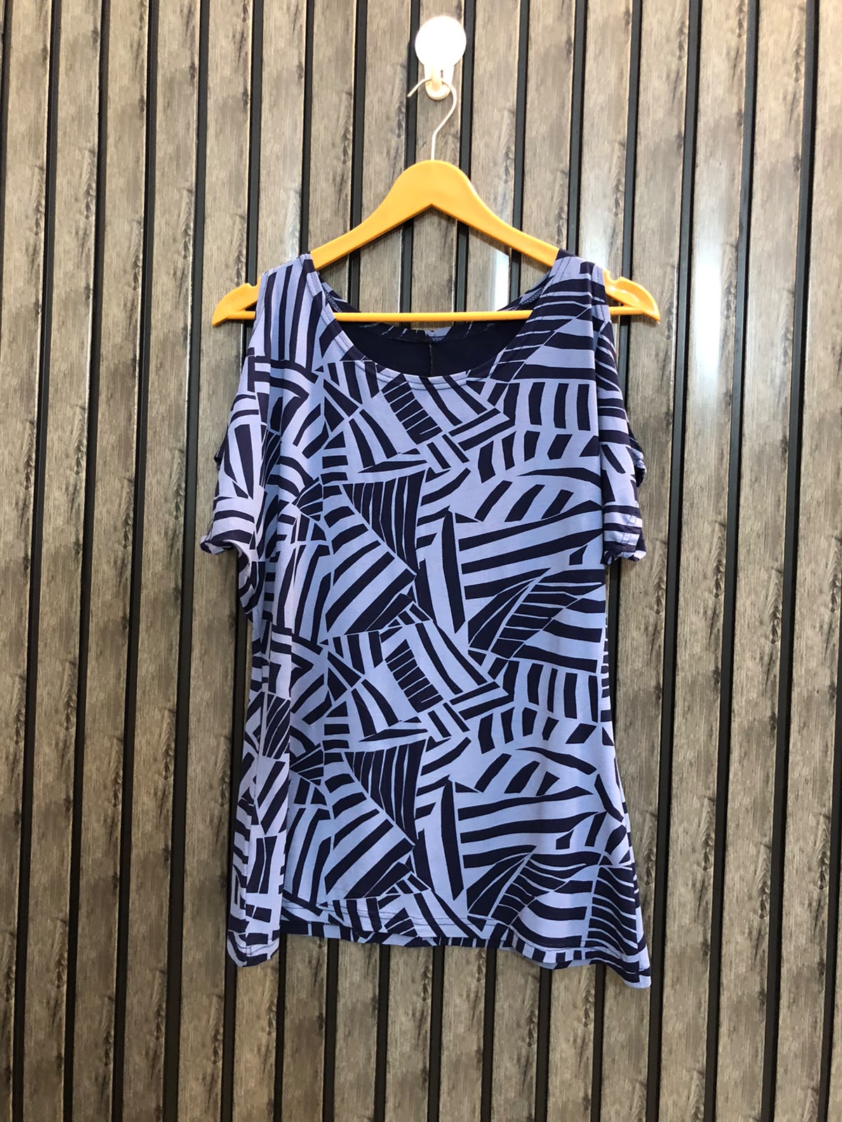 Chest 19  Lenght 24 Chic Women's Tees