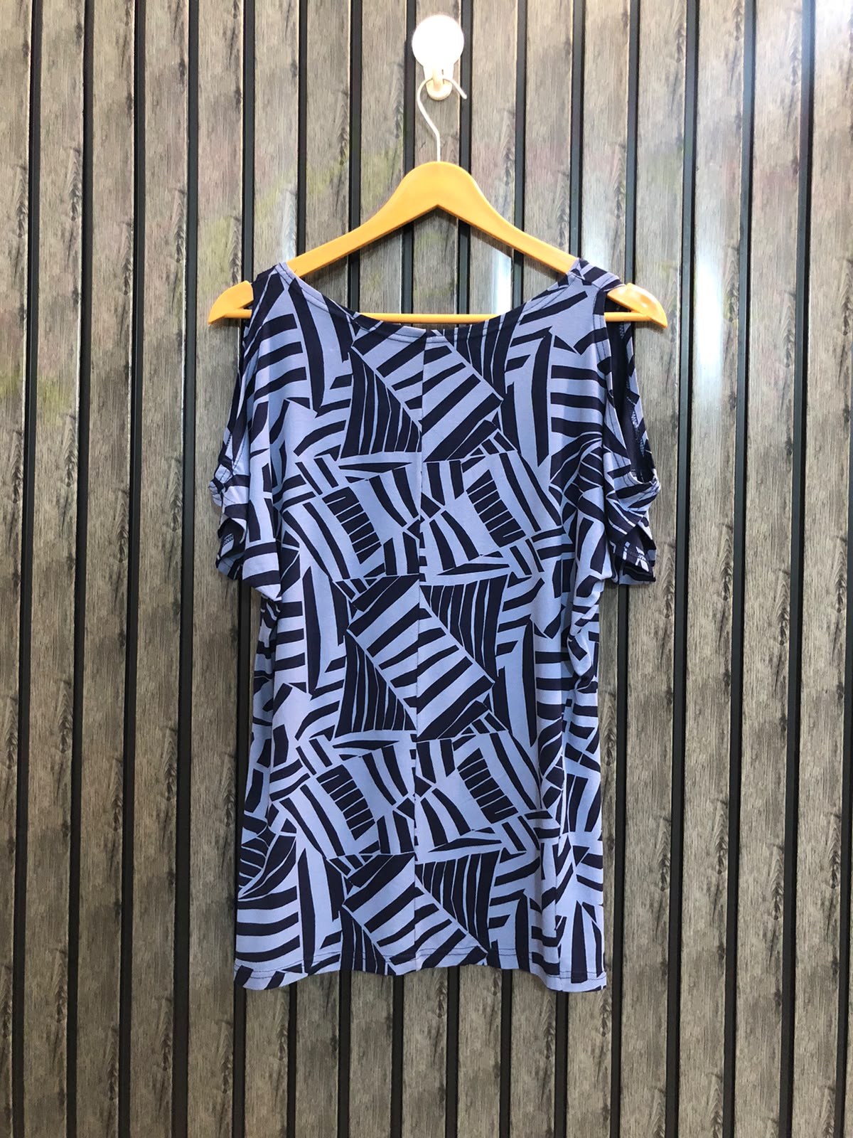 Chest 19  Lenght 24 Chic Women's Tees