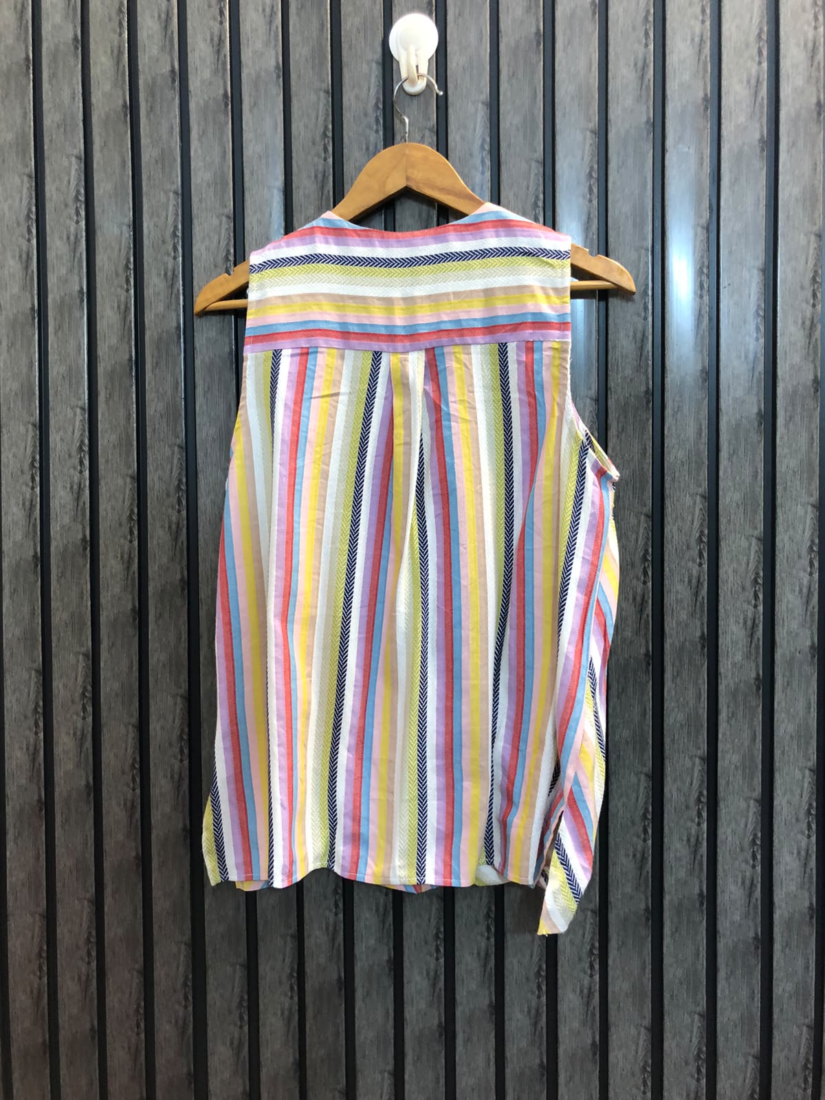 Chest 20  Lenght 24  Fabric cotton silk Trendy Western Sleeveless Tops for Women