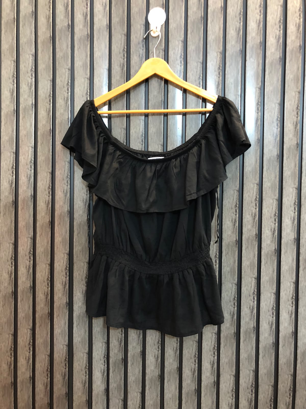 Chest xl  Lenght 18  Fabric linen Trendy Ladies Sleeveless Tops Collection