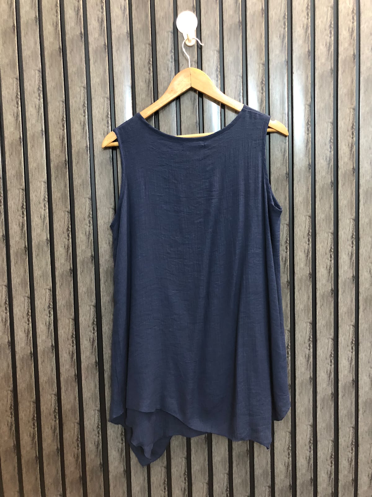 Chest 20  Lenght 28  Fabric silk Fashionable Sleeveless Tops for Women