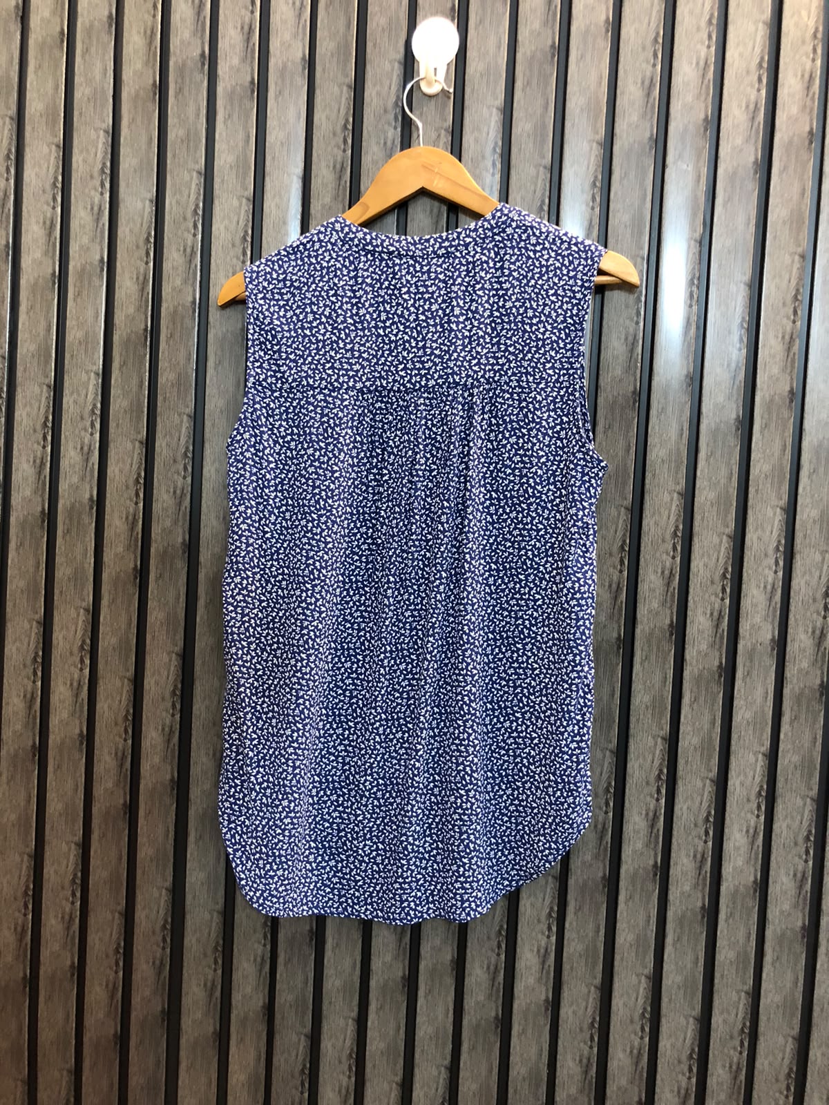 Chest 18 Lenght 25 to 27  Fabric chiffon   Western Style Women's Sleeveless Top