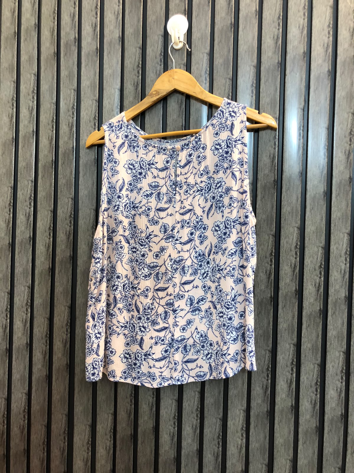 Chest 22  Lenght 20 to 21  Fabric rayon Women's Everyday Sleeveless Tops