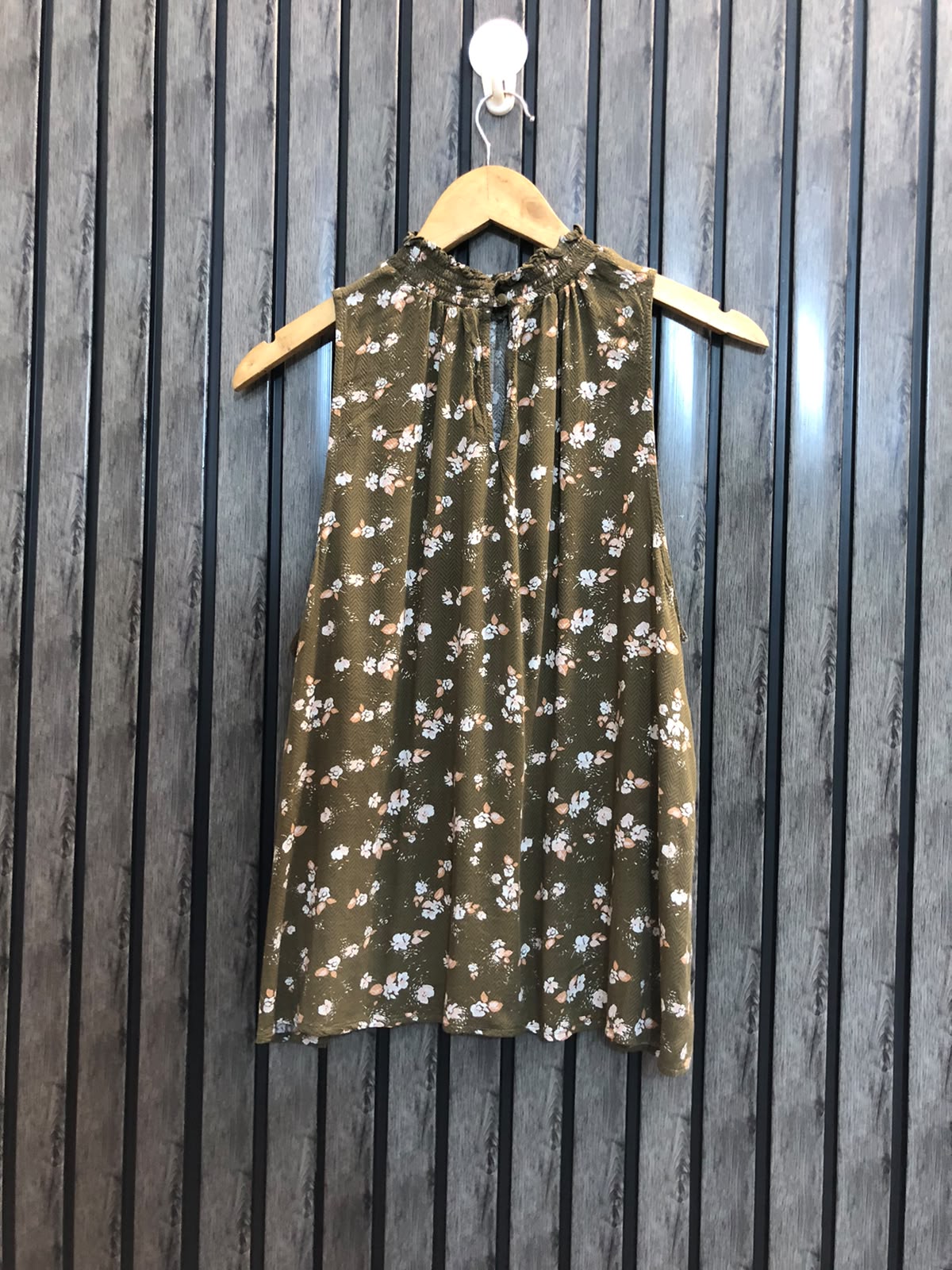 Chest 21  Lenght 23  Fabric linen Comfortable Western Sleeveless Tops