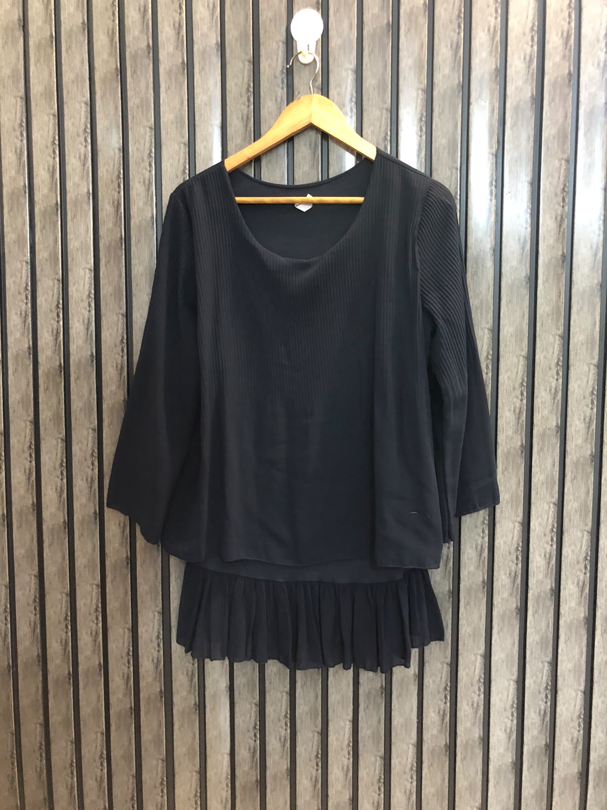 Chest 20  Lenght 23  Fabric chiffon Elegant Women's Long Tops
