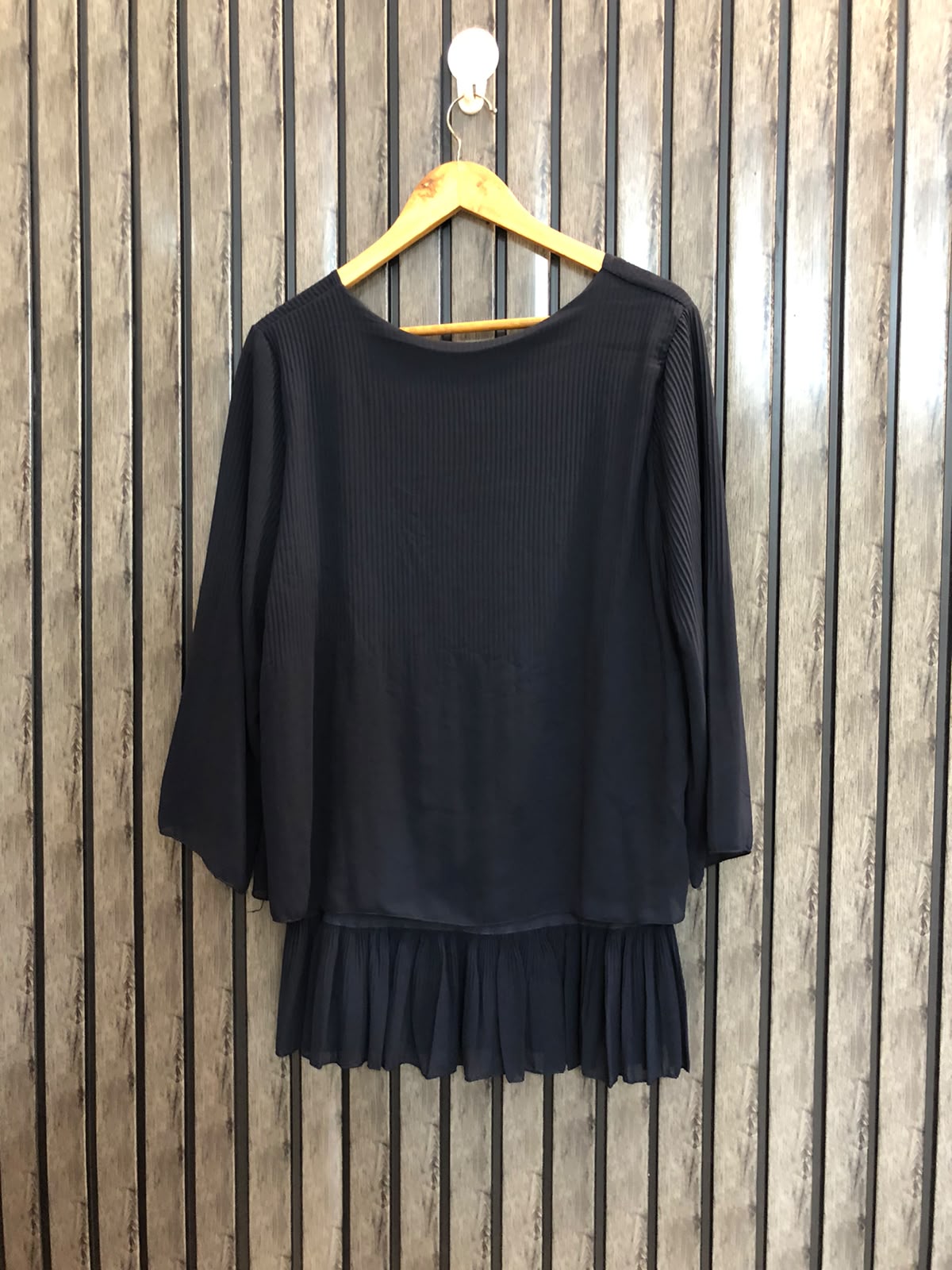Chest 20  Lenght 23  Fabric chiffon Elegant Women's Long Tops
