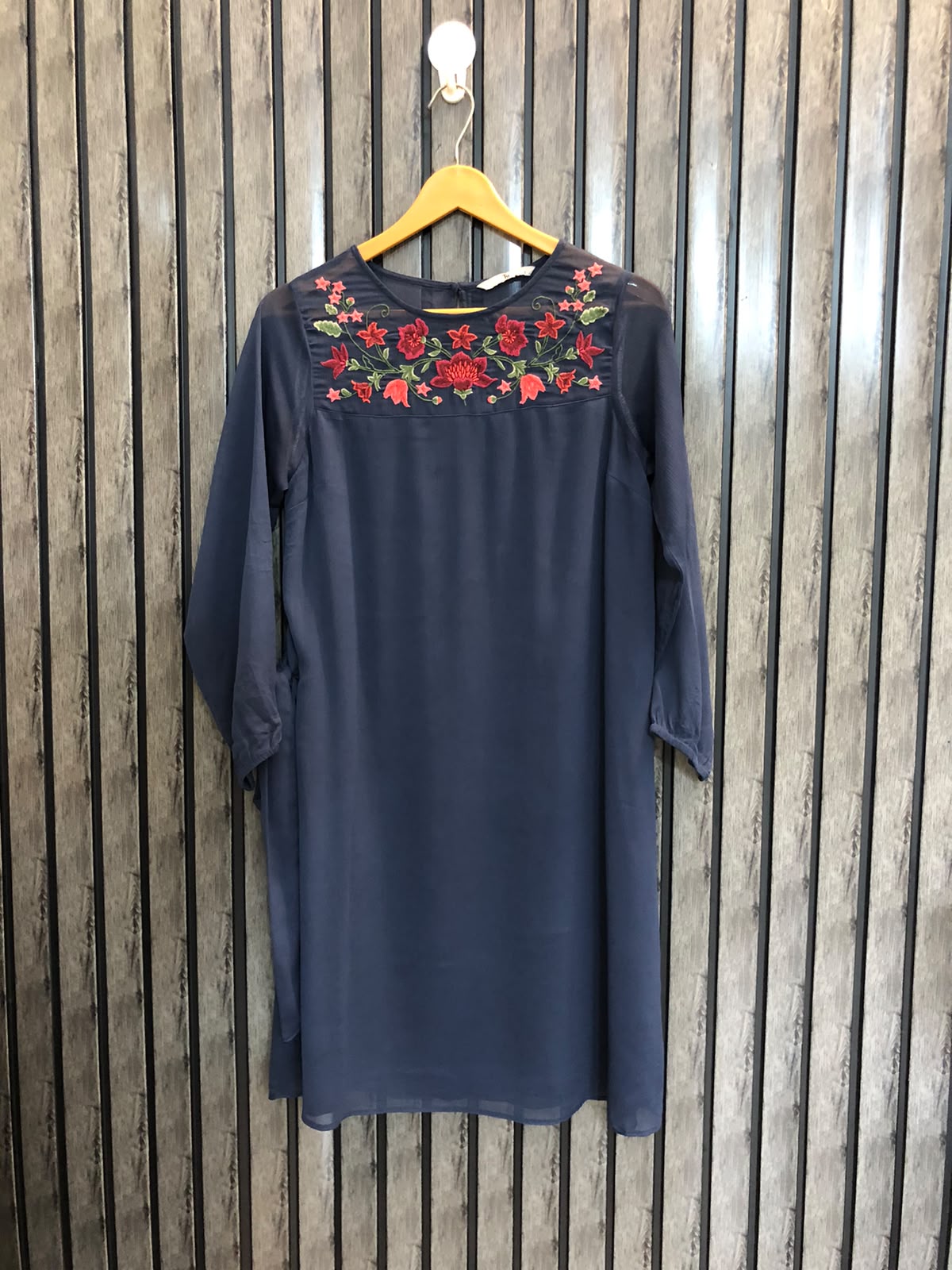 Chest 17  Lenght 35  Fabric Chiffon Stylish Casual Long Tops