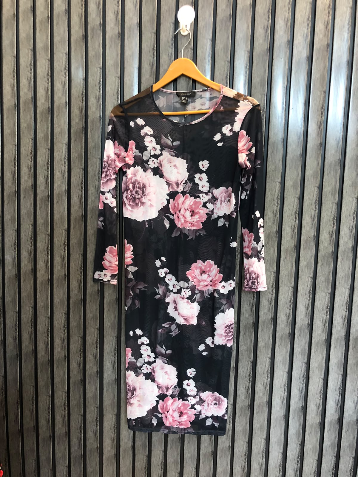 Chest 19  Lenght 38  Fabric Net New Arrival Long Tops