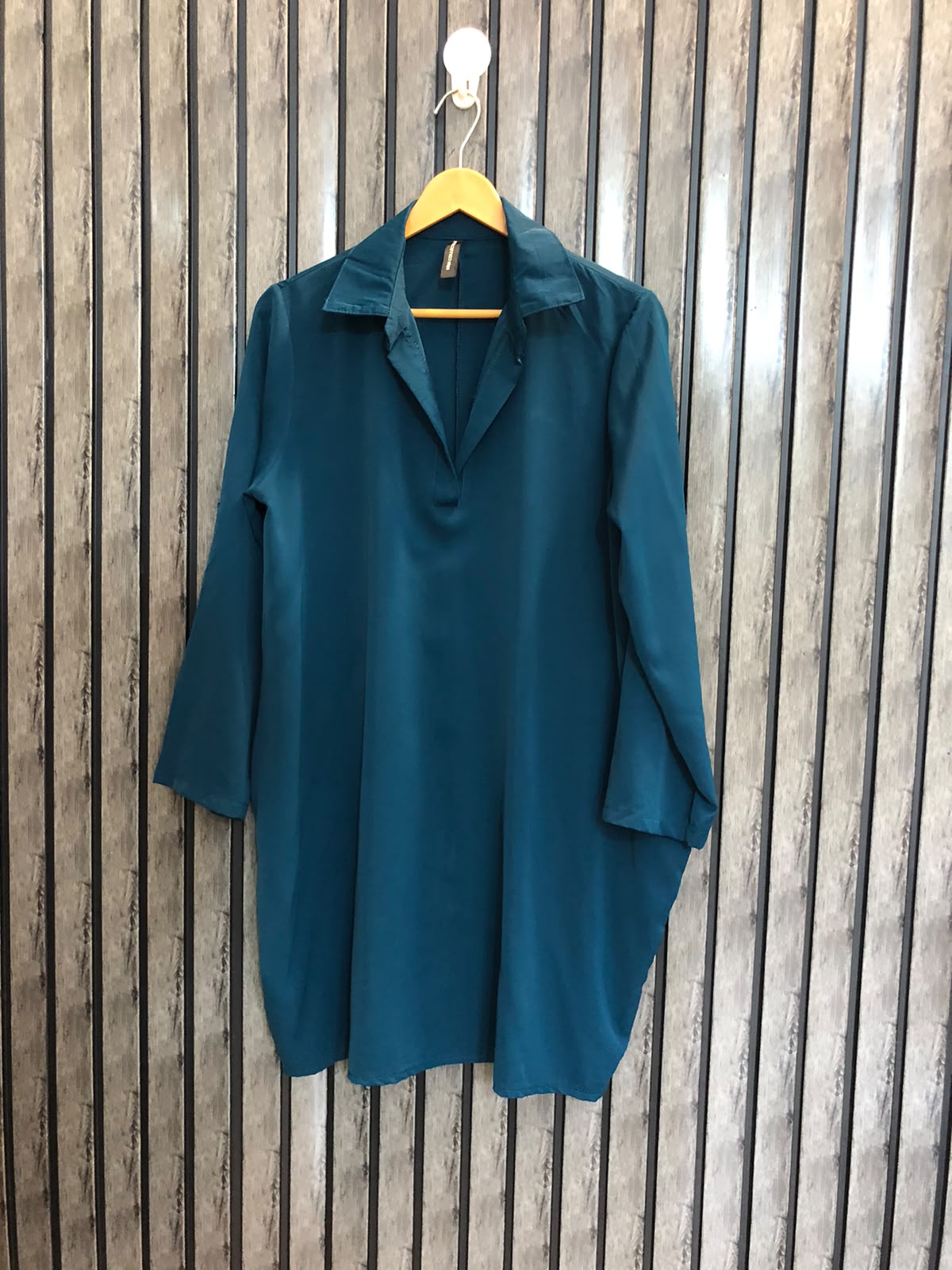 Chest 19  Lenght 32  Fabric Silk Best Women's Long Tops