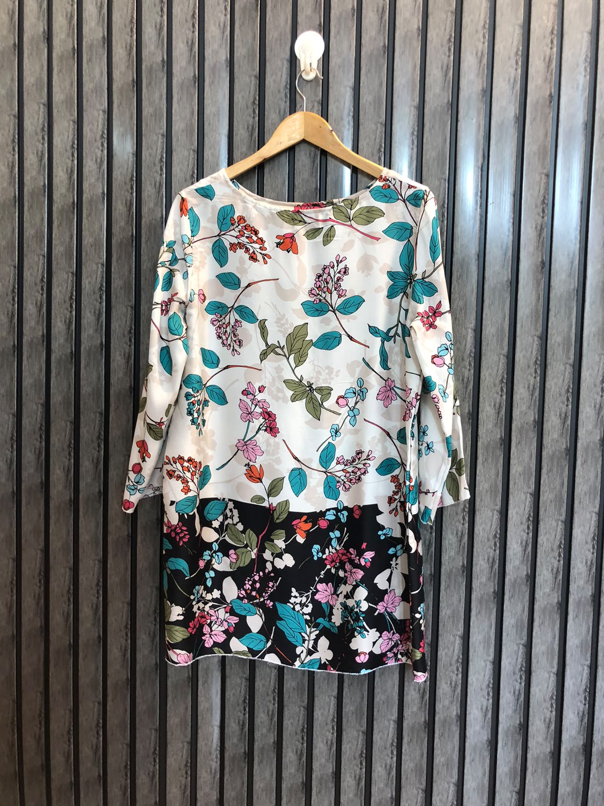 Chest 19  Lenght 28  Fabric Silk Fashion Boutique Long Tops