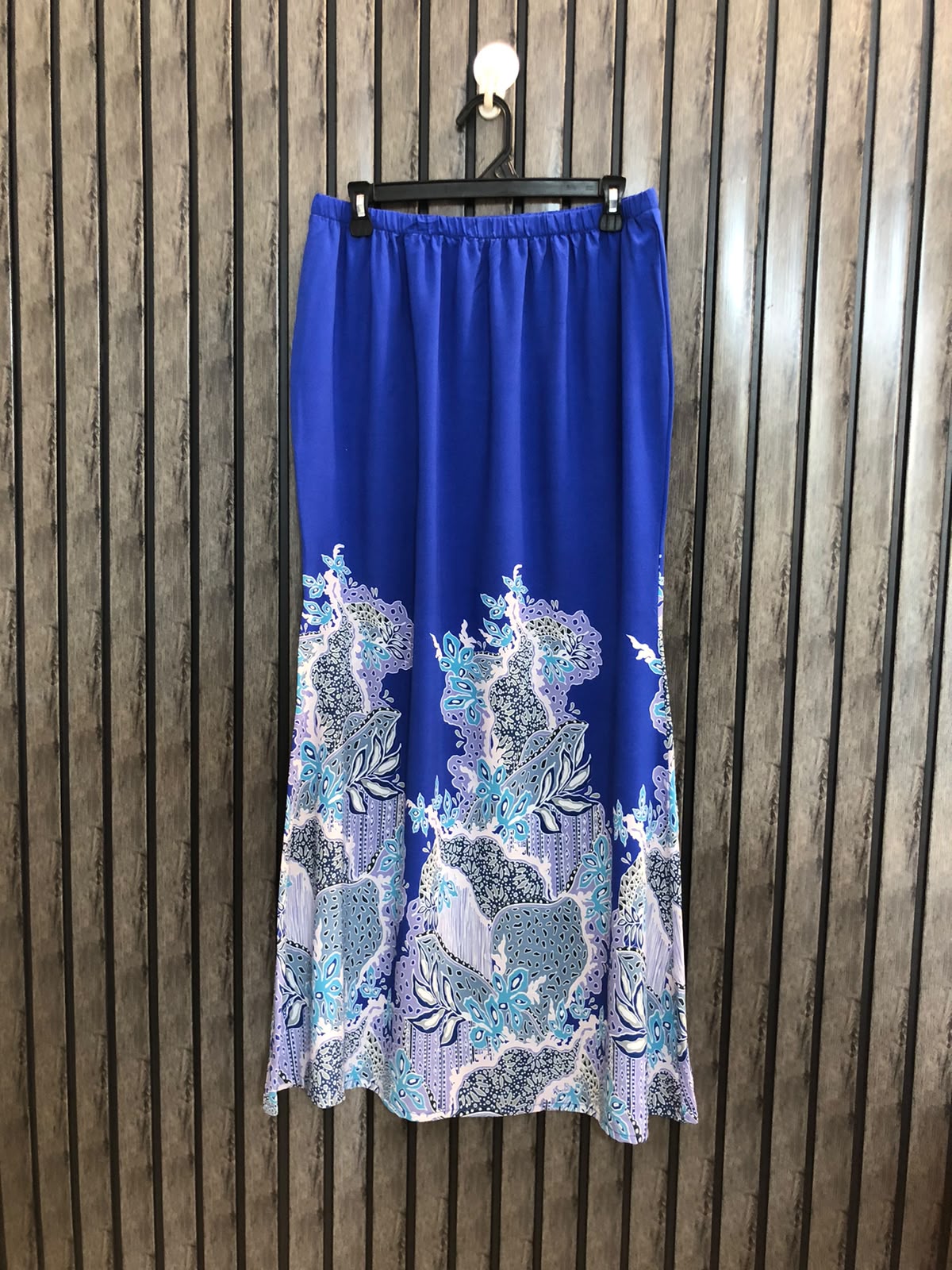 Waist 34  Length 40  Fabric Silk Branded Women's Skirts Collection