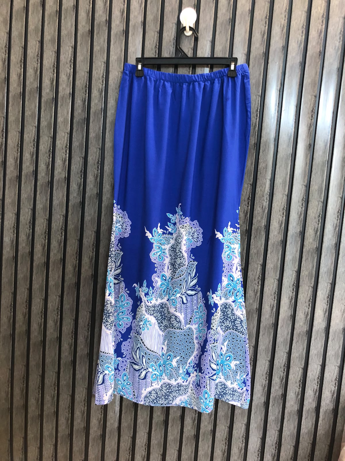 Waist 34  Length 40  Fabric Silk Branded Women's Skirts Collection