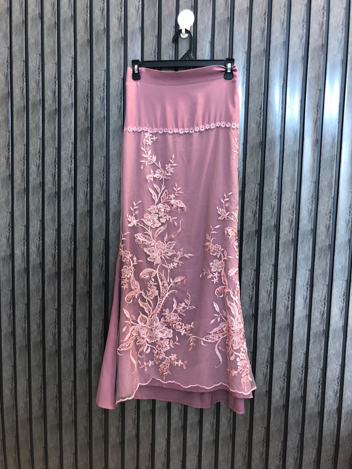 Waist 30  Length 39  Fabric Net Silk Designer Branded Women's Skirts