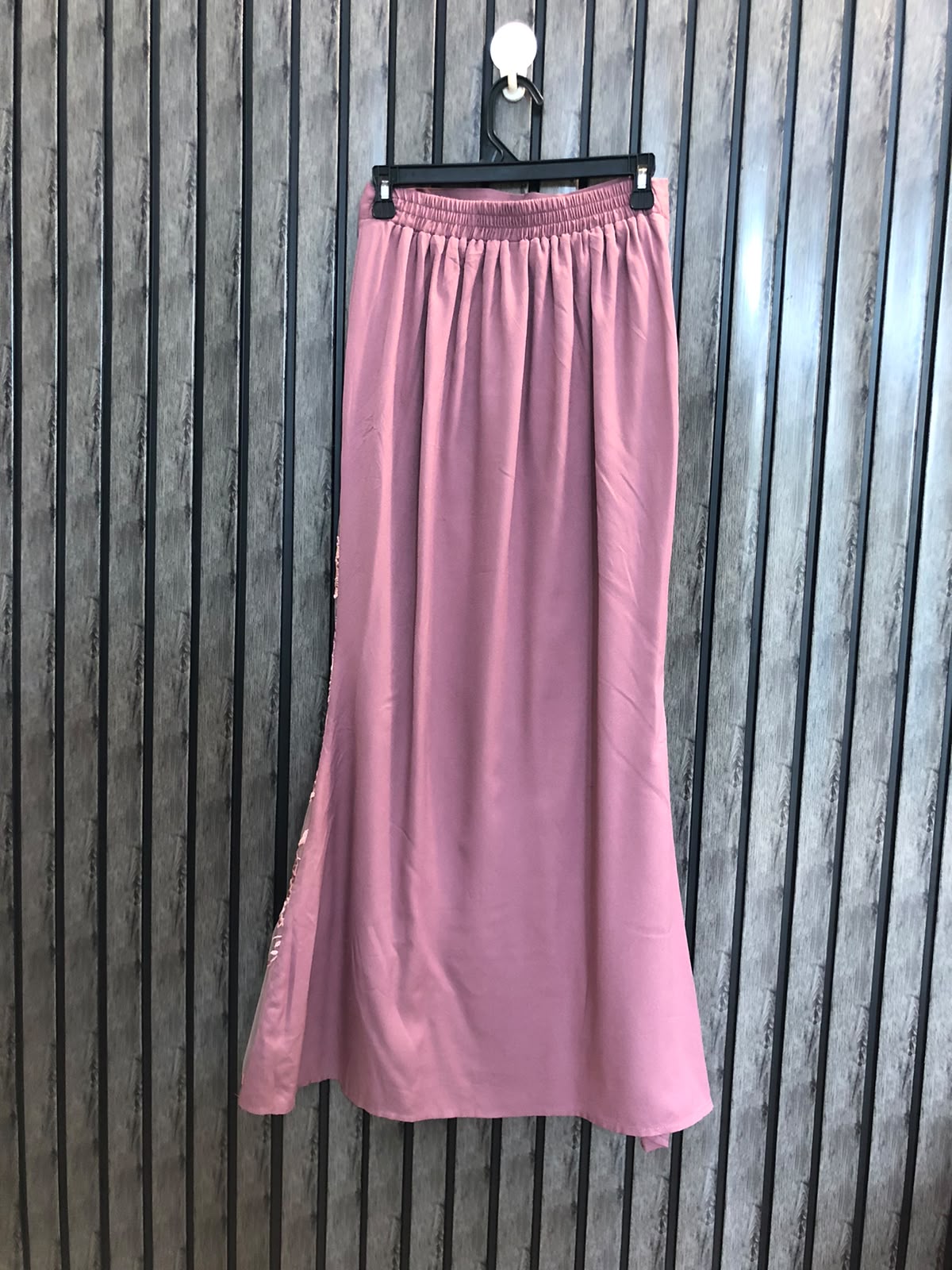 Waist 30  Length 39  Fabric Net Silk Designer Branded Women's Skirts