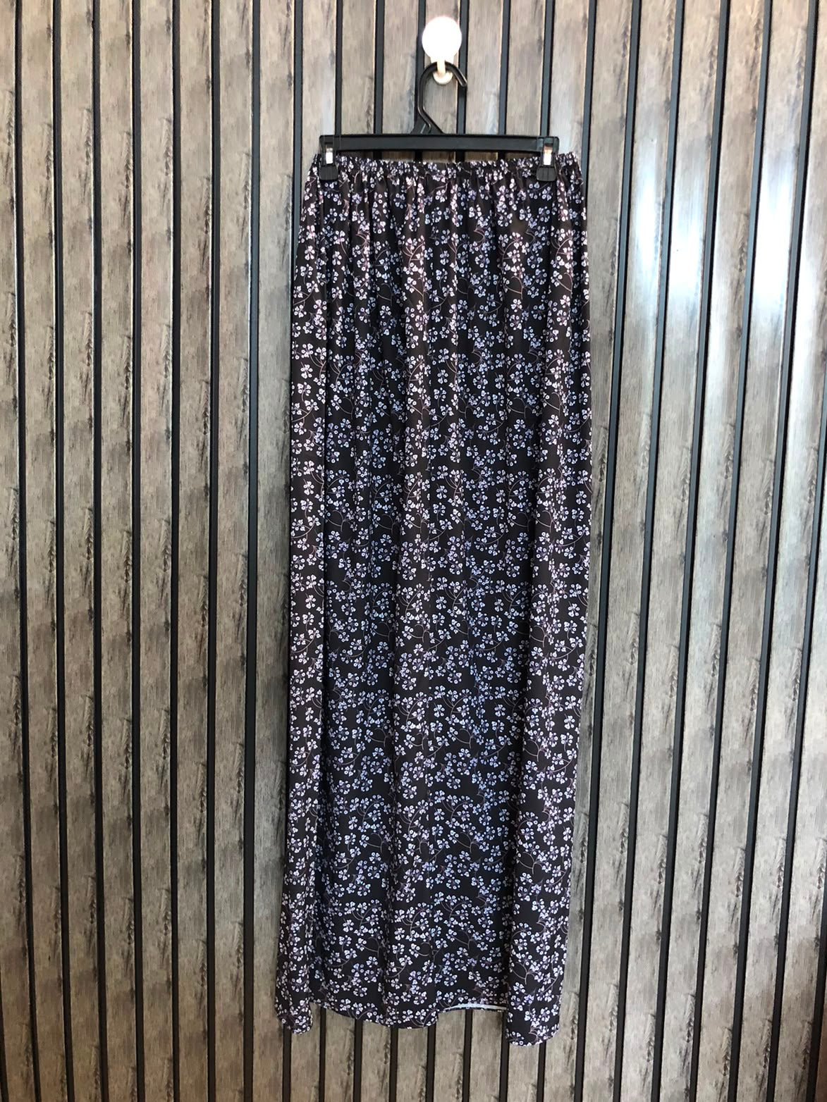 Waist 30  Length 43  Fabric Silk Women's Western Skirts