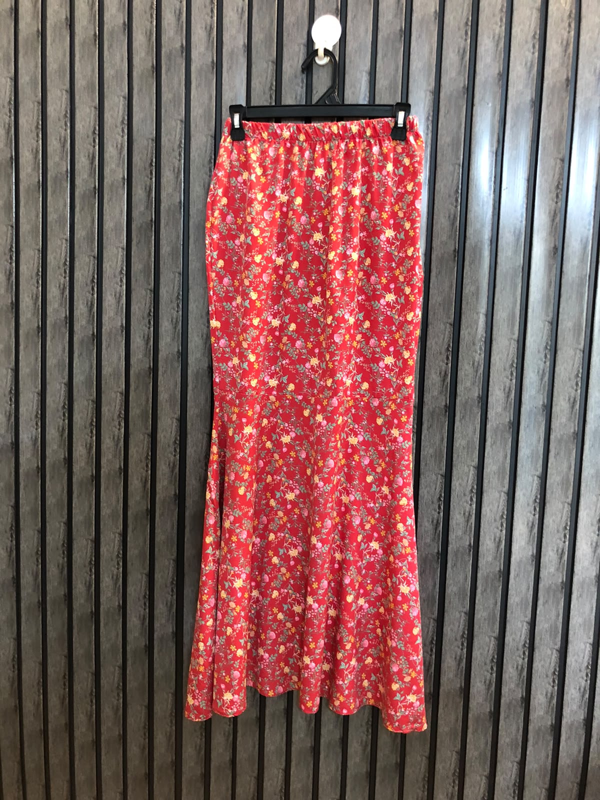 Waist 28  Length 38  Fabric Silk Ladies Western Skirts