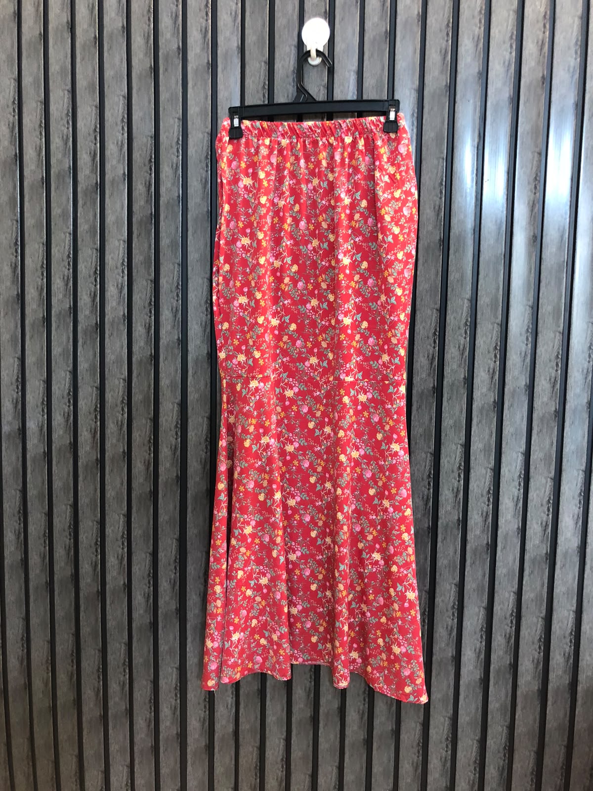Waist 28  Length 38  Fabric Silk Ladies Western Skirts
