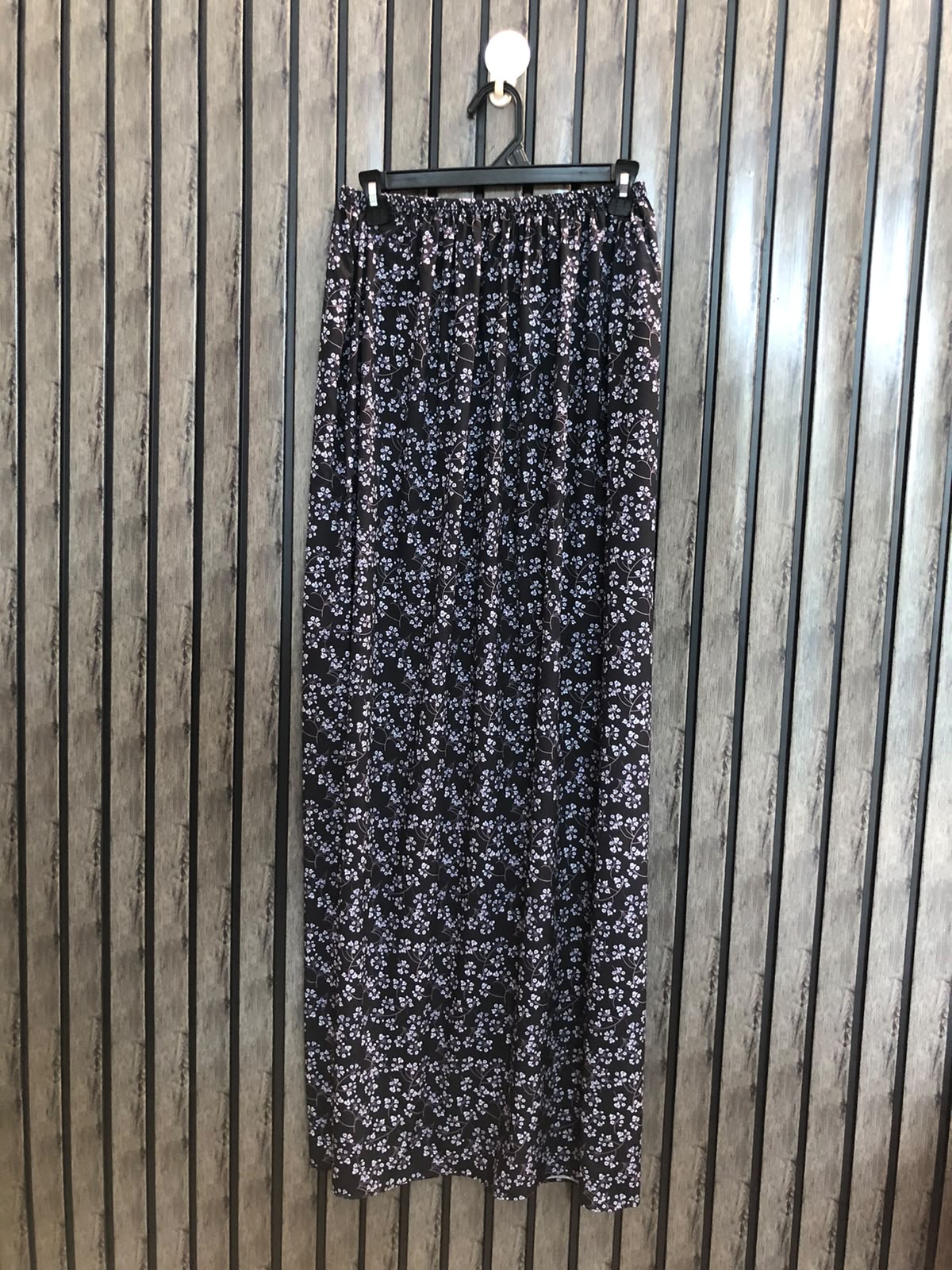Waist 30  Length 43  Fabric Silk Women's Western Skirts