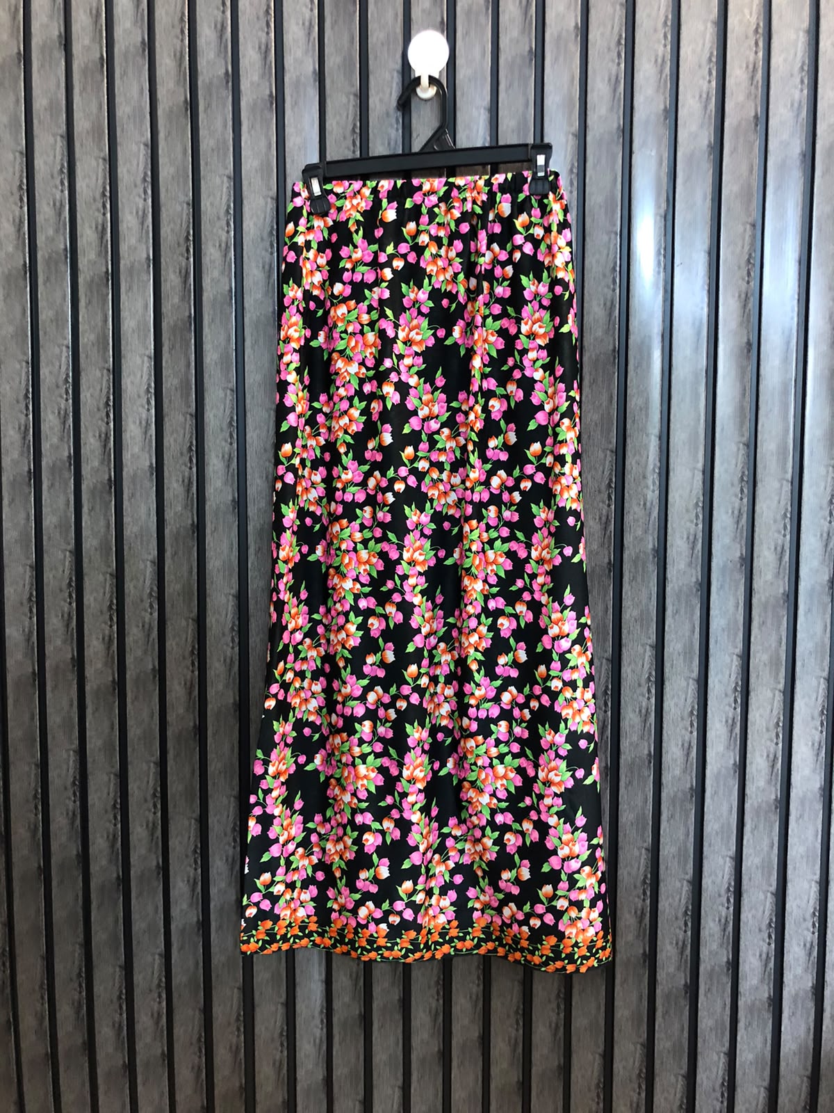Waist 32  Length 36  Fabric Silk Imported Women's Western Skirts