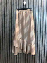 Waist 38  Length 36  Fabric Silk Premium Ladies Skirts