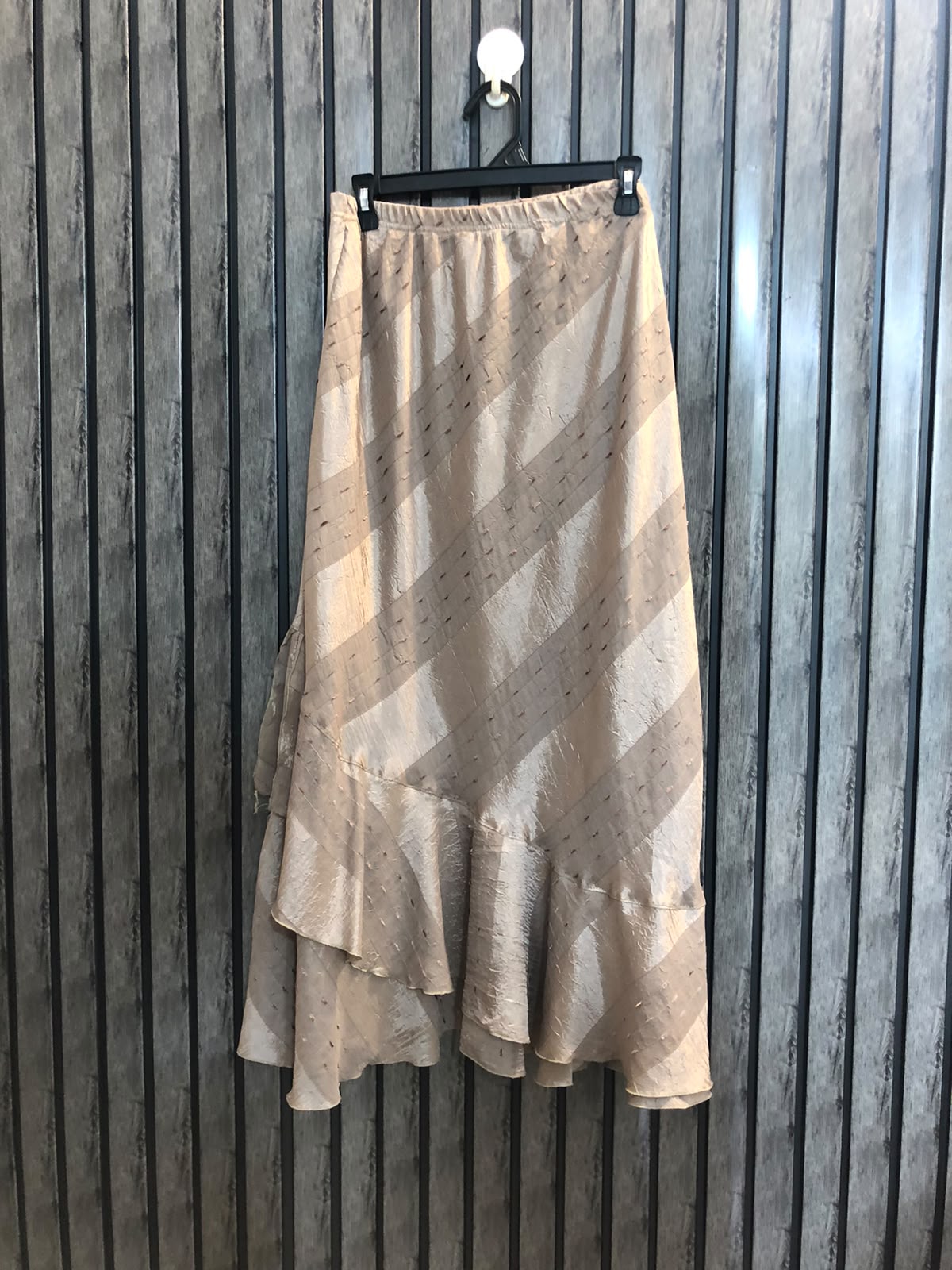 Waist 38  Length 36  Fabric Silk Premium Ladies Skirts