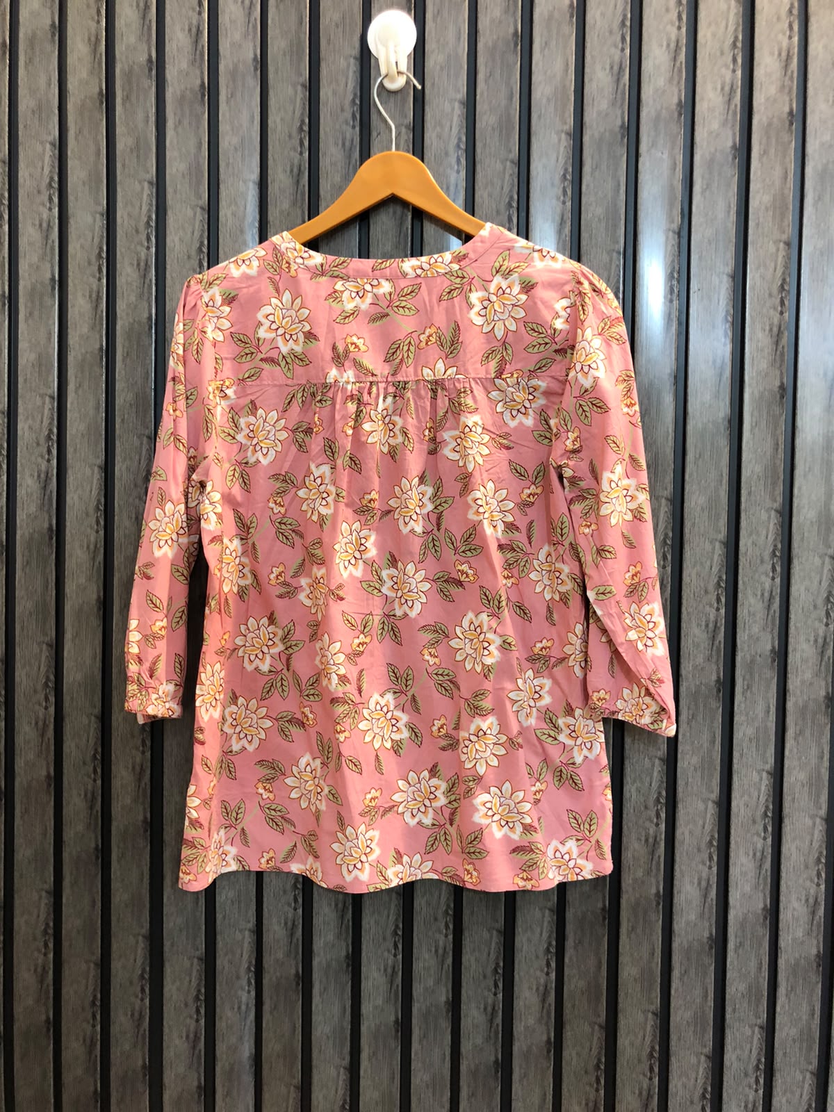 Chest 18.5  Lenght 23.5  Fabric cotton Chic Women's Summer Top