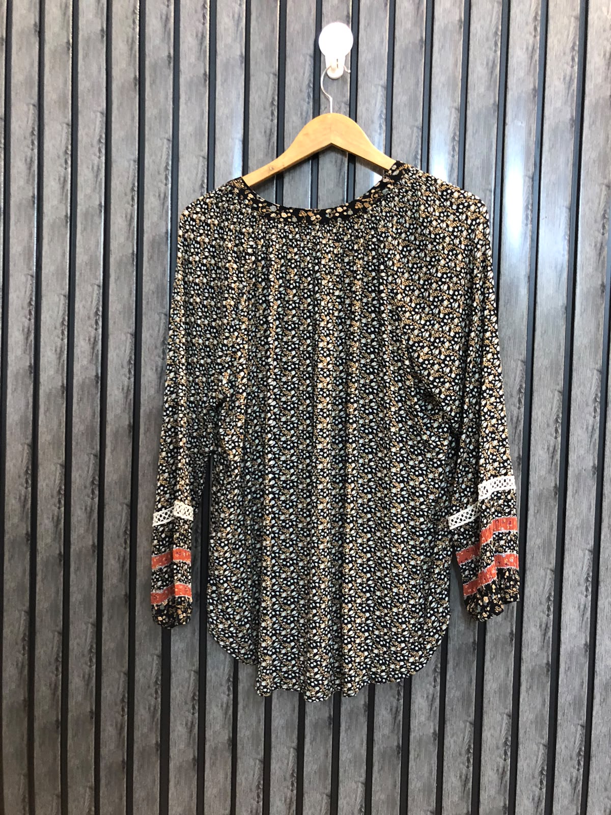 Chest 23  Length 24 To 27  Fabric Rayon Women's Everyday Fashion Top