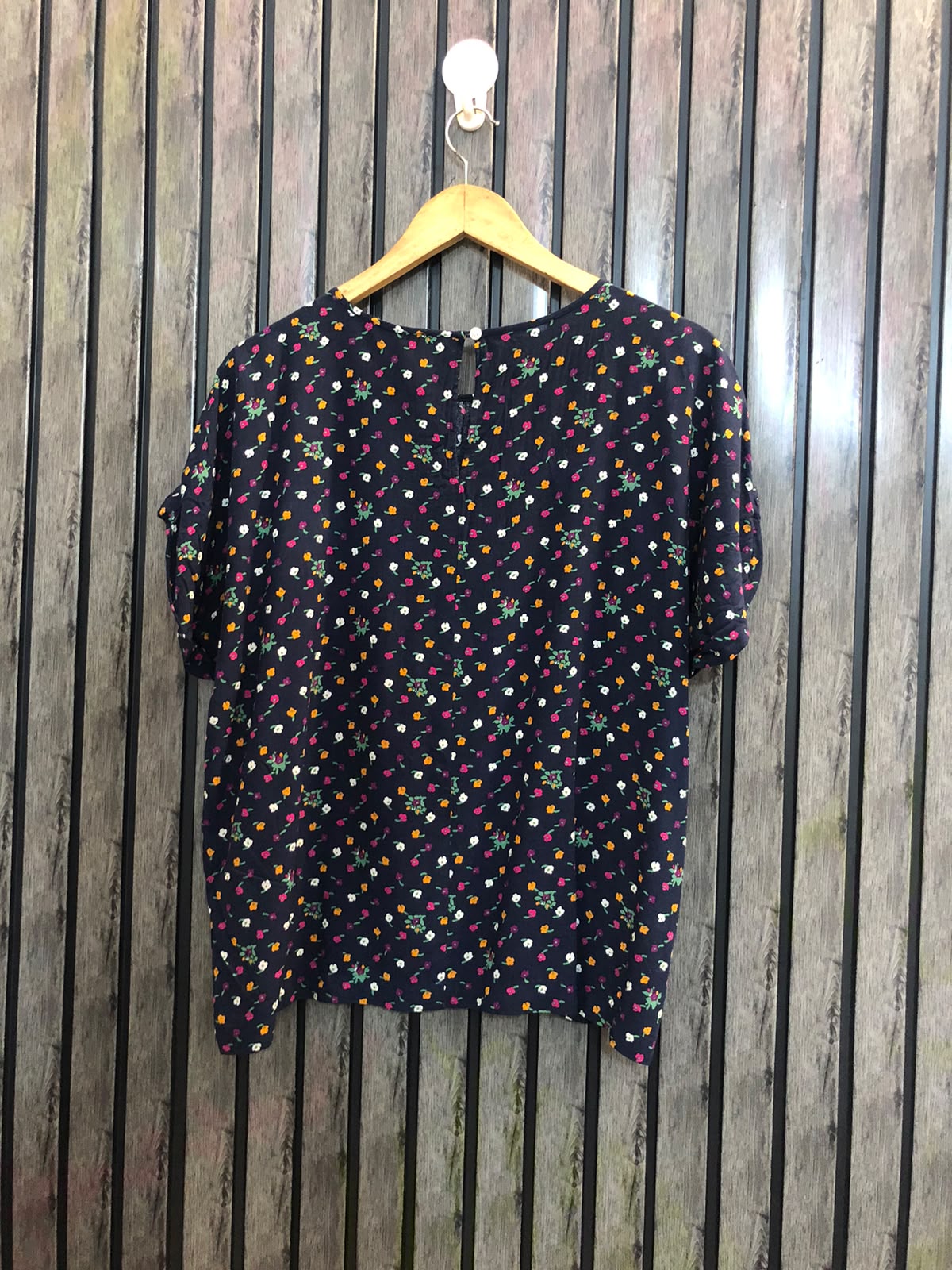 Chest 21  baggy style  Lenght 23  Fabric linen Women's Premium Half Sleeve Collection