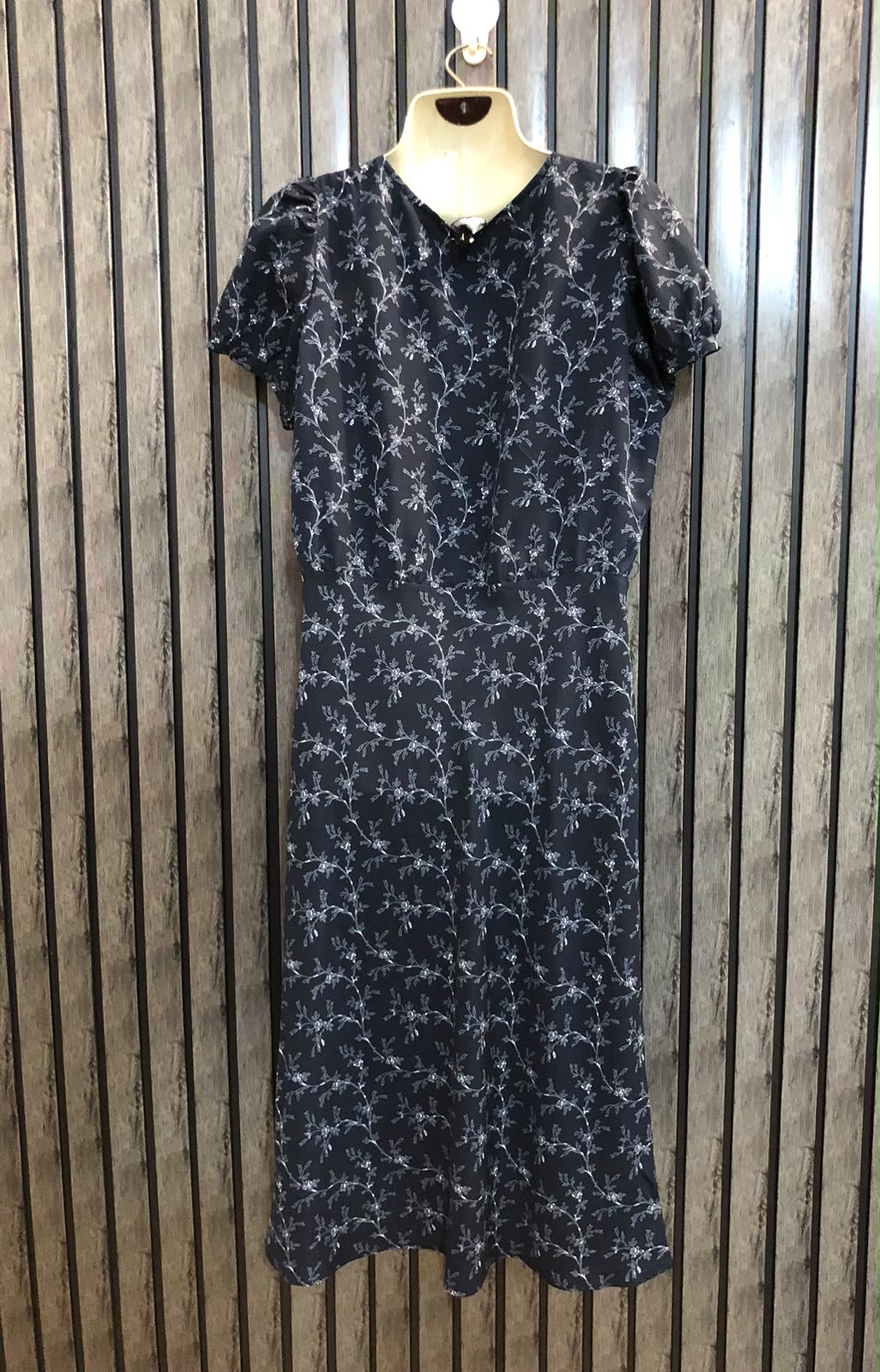 Chest 19  Lenght 40  Fabric silk Western Fashion Maxi Collection
