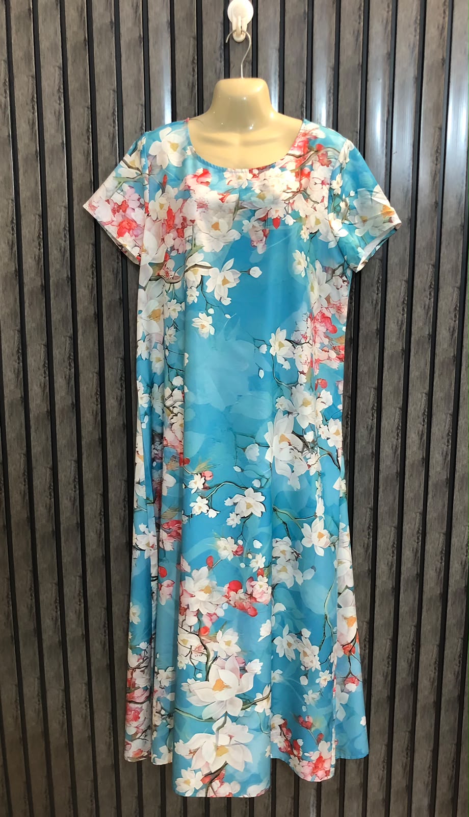 Chest 20  Lenght 53  Fabric silk Trendsetting Women's Maxi Fashion