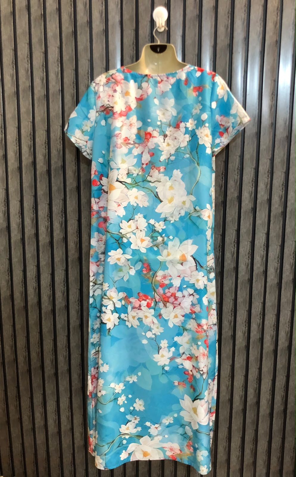 Chest 20  Lenght 53  Fabric silk Trendsetting Women's Maxi Fashion