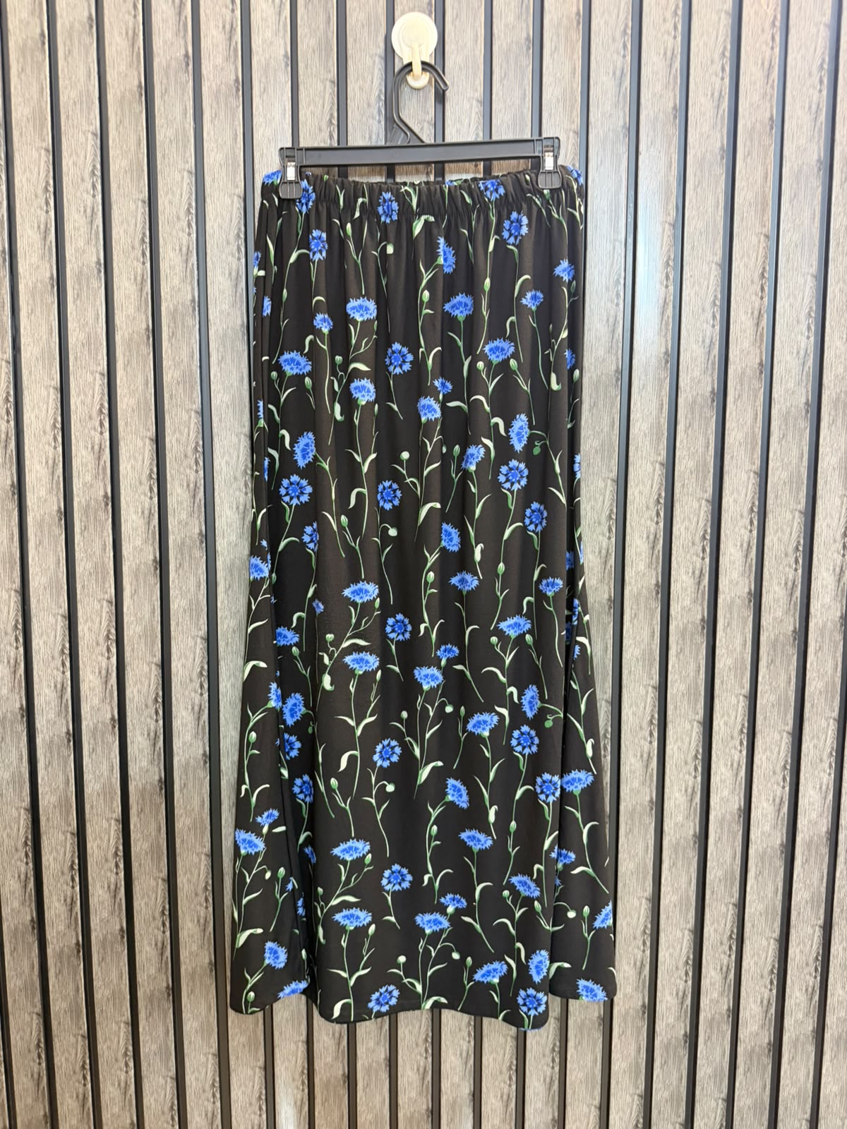 Waist 34  Length 37  Fabric Silk Jersey Elegant Women's Skirt