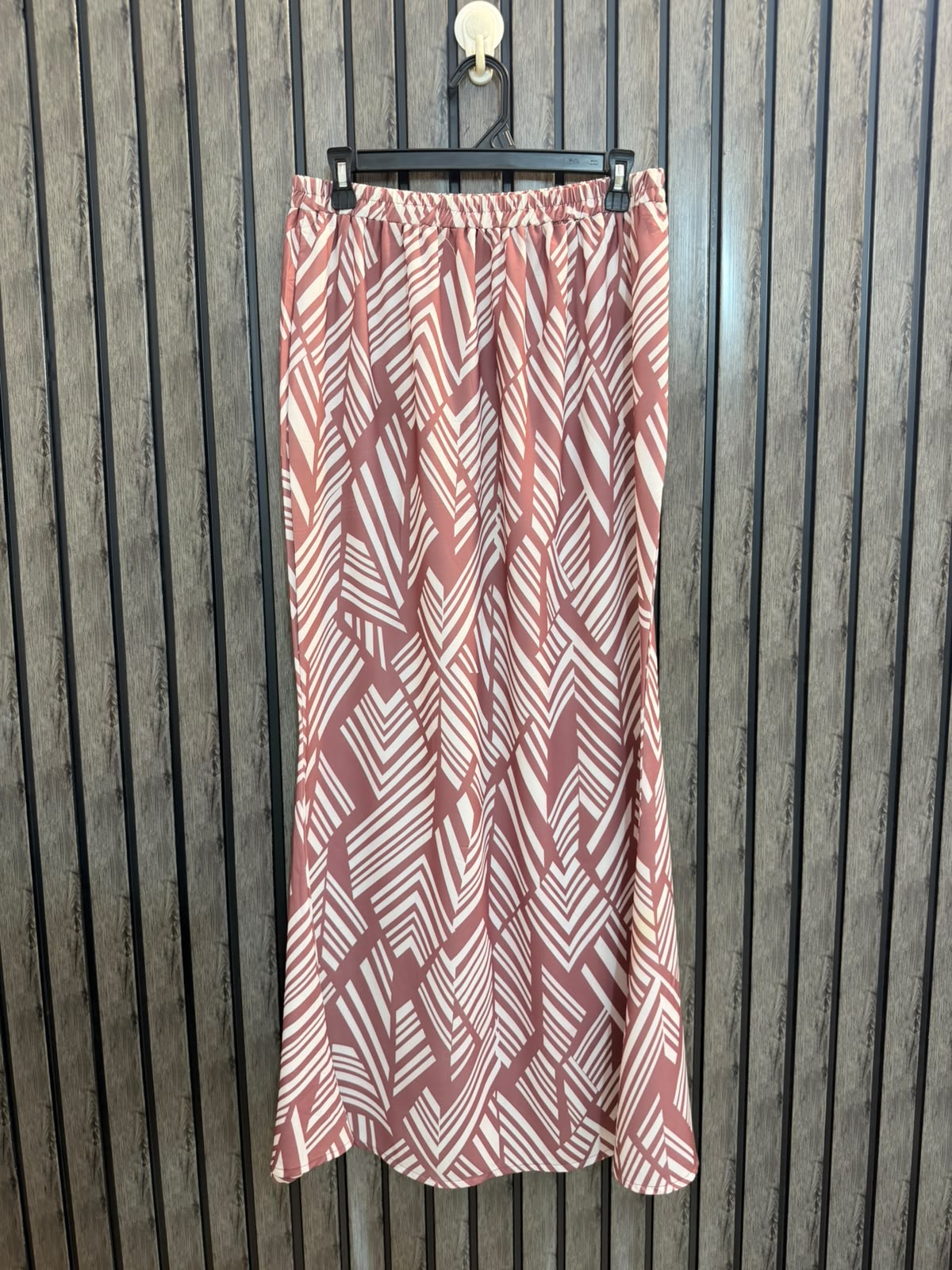 Waist 36  Length 41  Fabric Silk Classic Women's Skirt