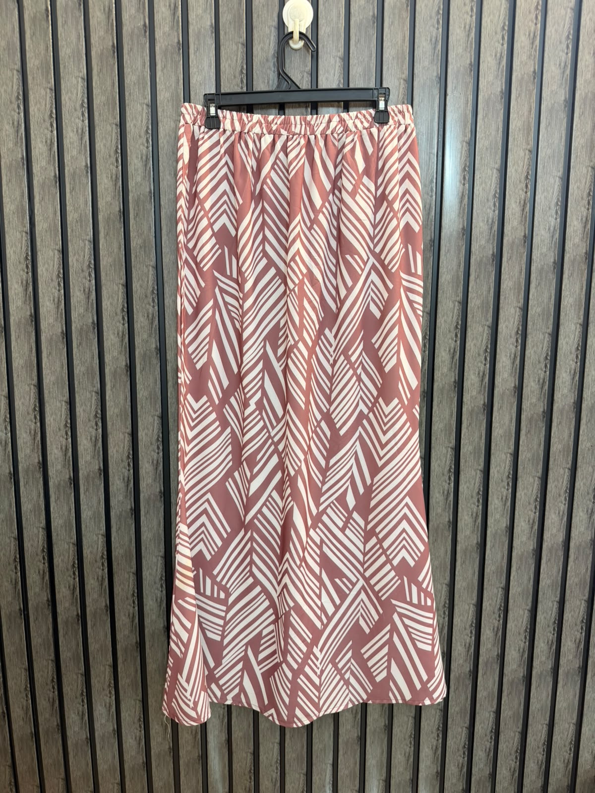 Waist 36  Length 41  Fabric Silk Classic Women's Skirt