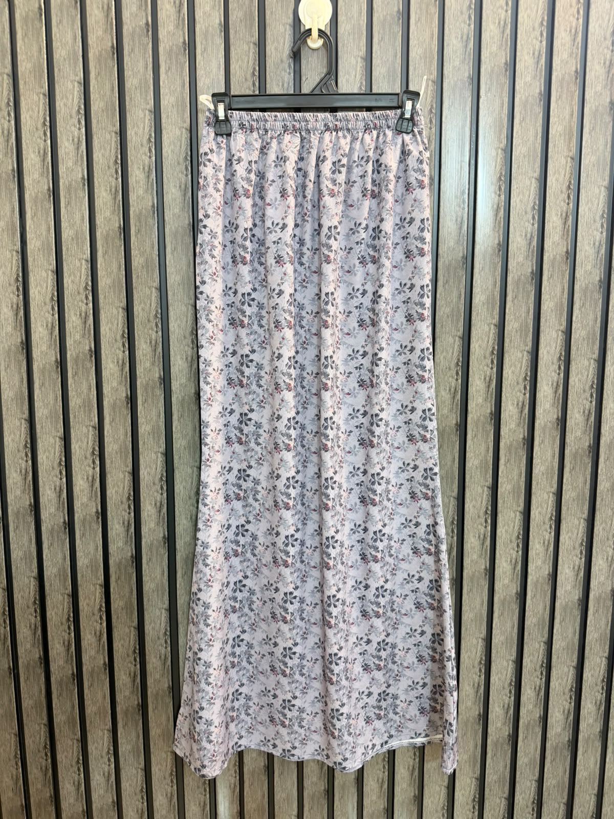 Waist 26  Length 40  Fabric Silk Fashion Women's Skirt