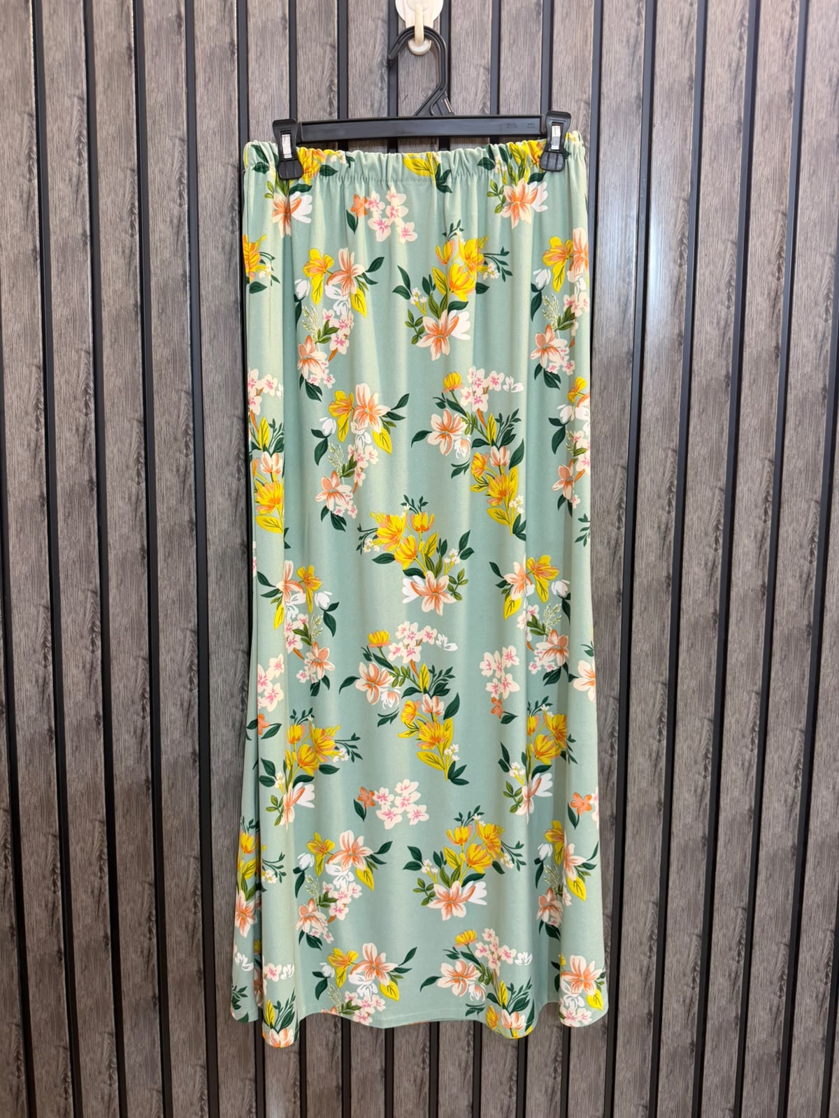 Waist 32  Length 36  Fabric Silk Women's Urban Skirt