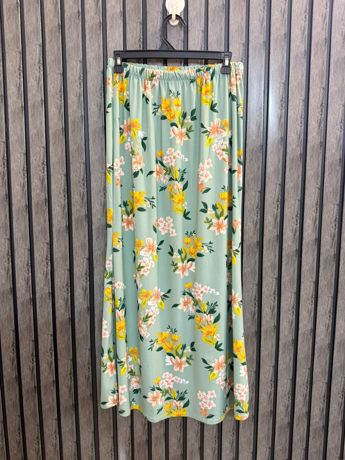 Waist 32  Length 36  Fabric Silk Women's Urban Skirt
