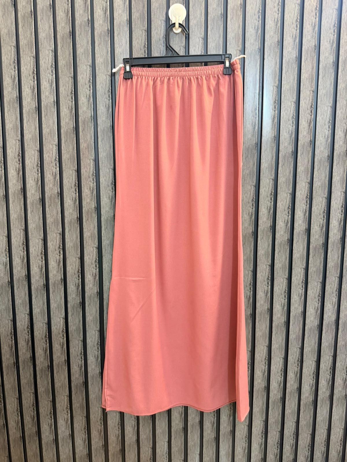 Waist 30  Length 39  Fabric Silk Women's Timeless Skirt